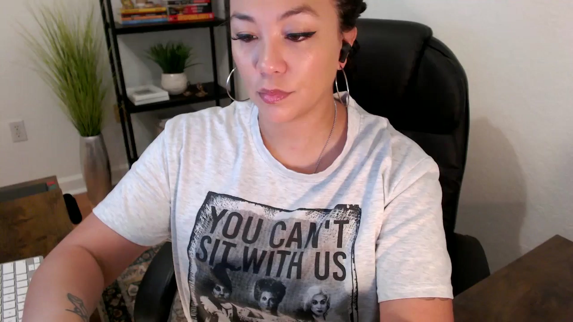 Gallery image thumbnail from MickaylaStar's myfreecams stream on, 01/14/2025, 16:23 image 12 of 20