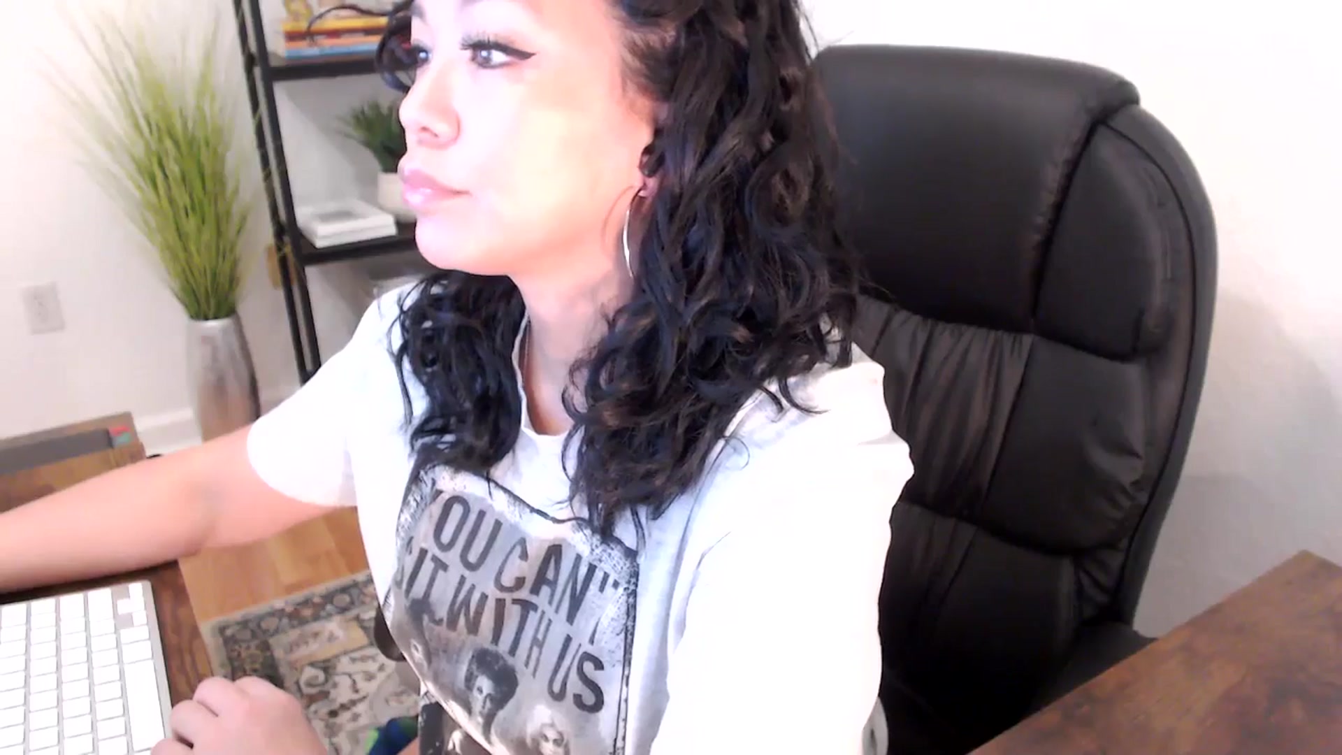 Gallery image thumbnail from MickaylaStar's myfreecams stream on, 01/14/2025, 16:23 image 19 of 20