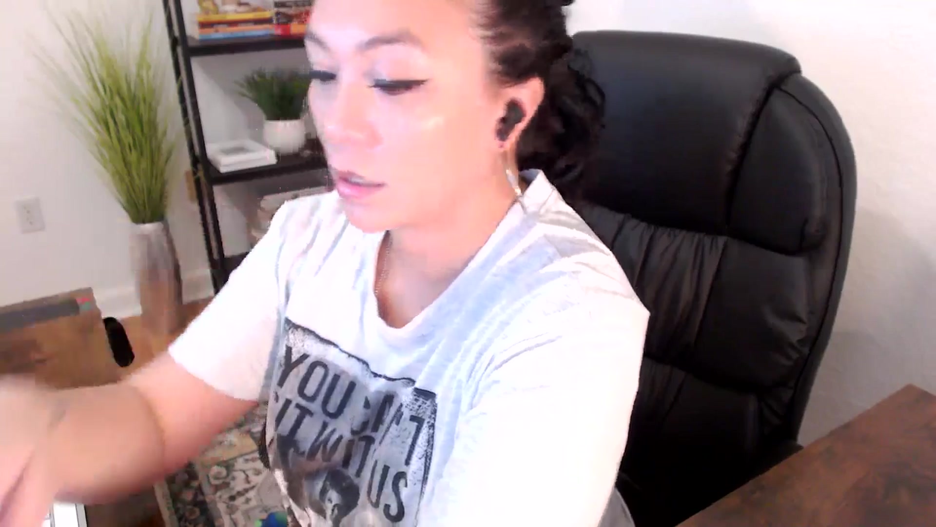 Gallery image thumbnail from MickaylaStar's myfreecams stream on, 01/14/2025, 16:23 image 11 of 20
