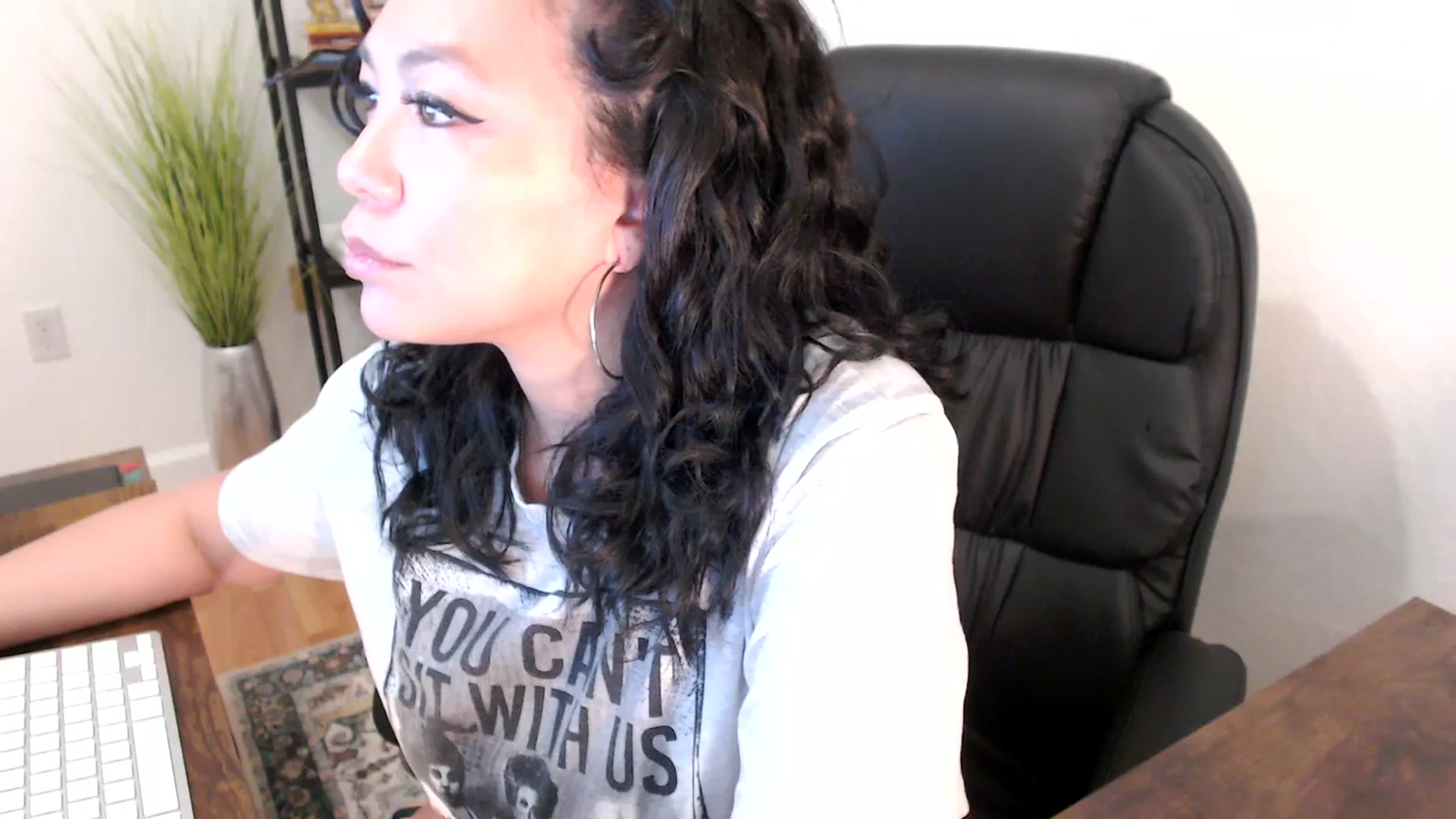 Gallery image thumbnail from MickaylaStar's myfreecams stream on, 01/14/2025, 17:00 image 5 of 20
