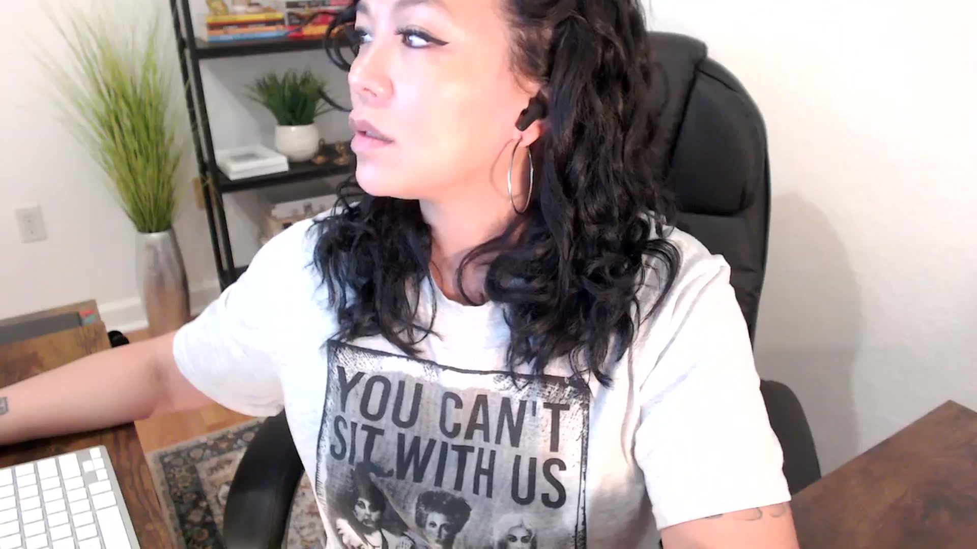 Gallery image thumbnail from MickaylaStar's myfreecams stream on, 01/14/2025, 17:00 image 16 of 20