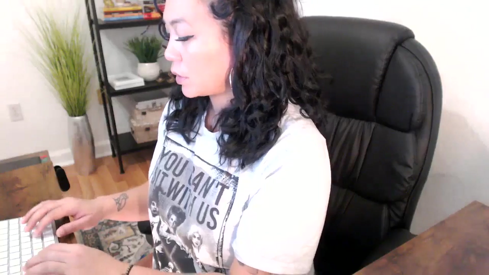 Gallery image thumbnail from MickaylaStar's myfreecams stream on, 01/14/2025, 17:00 image 13 of 20