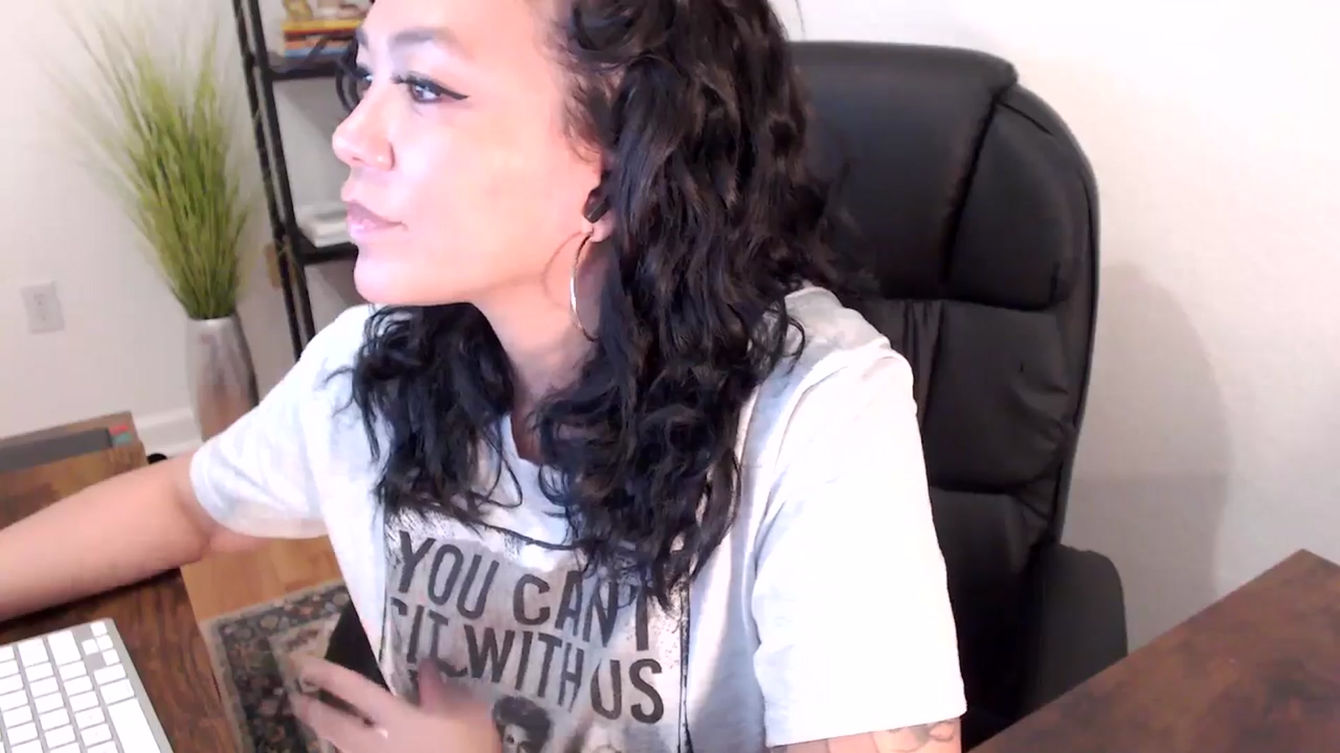 Gallery image thumbnail from MickaylaStar's myfreecams stream on, 01/14/2025, 17:28 image 8 of 20