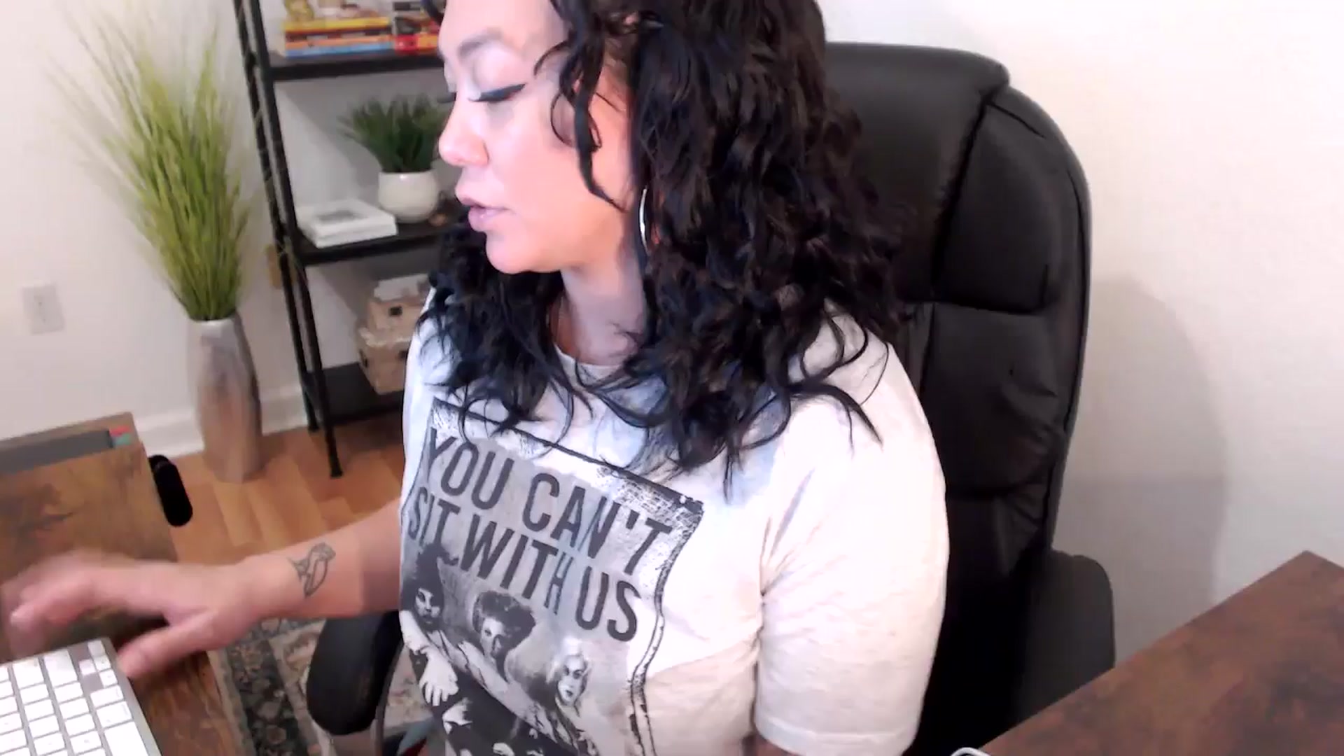 Gallery image thumbnail from MickaylaStar's myfreecams stream on, 01/14/2025, 19:15 image 1 of 20