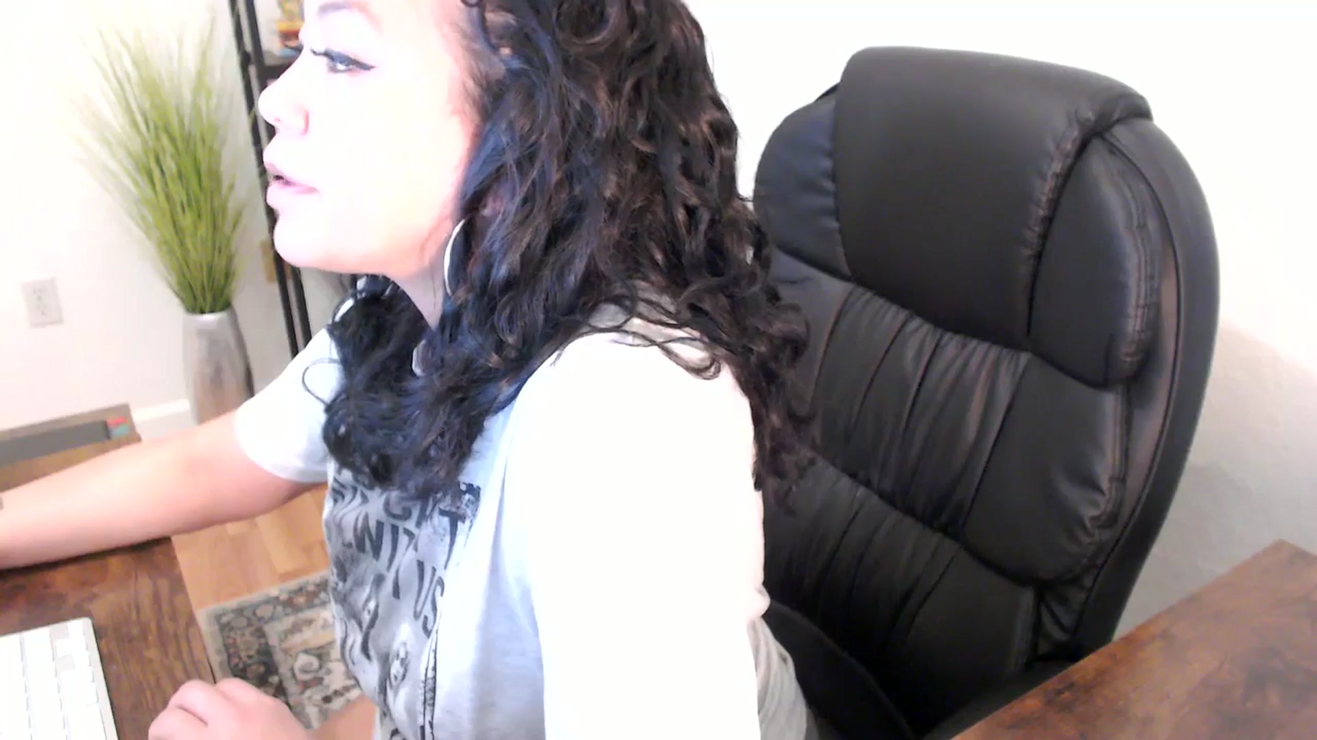 Gallery image thumbnail from MickaylaStar's myfreecams stream on, 01/14/2025, 19:15 image 11 of 20