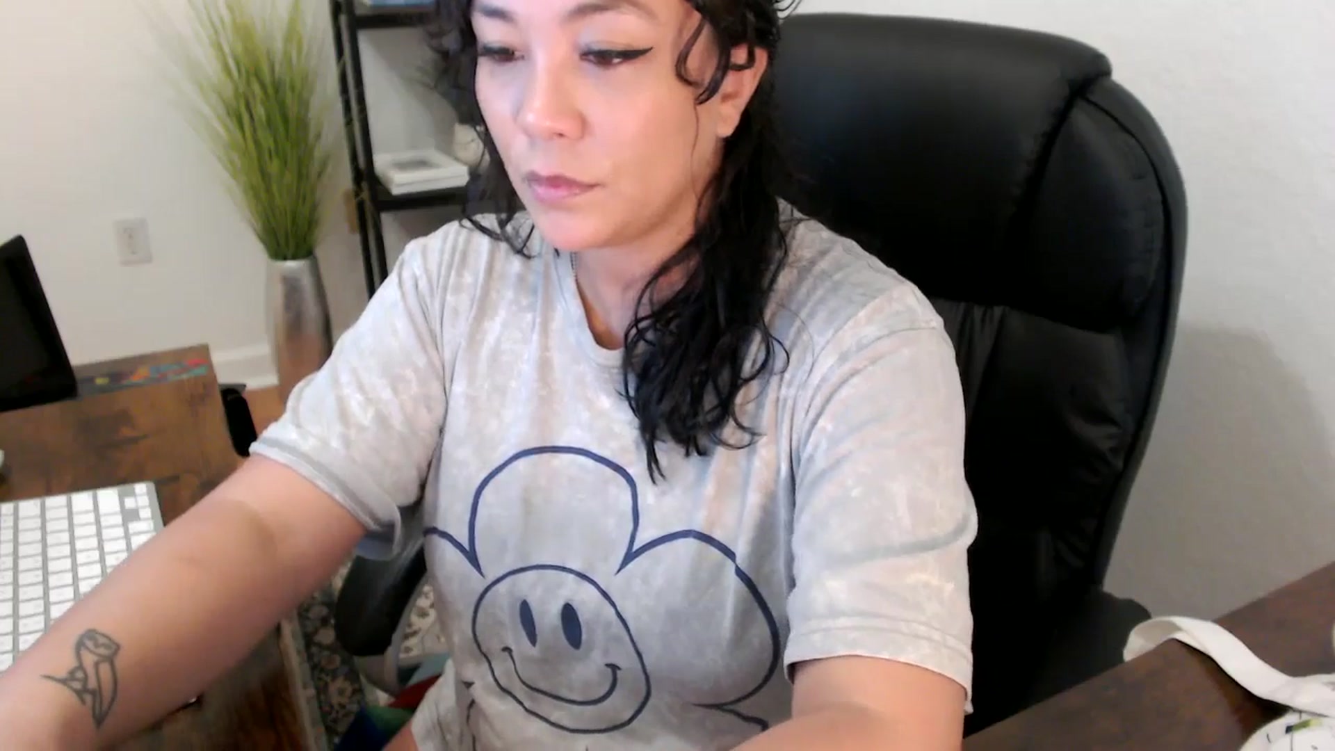 Gallery image thumbnail from MickaylaStar's myfreecams stream on, 01/17/2025, 17:25 image 2 of 20