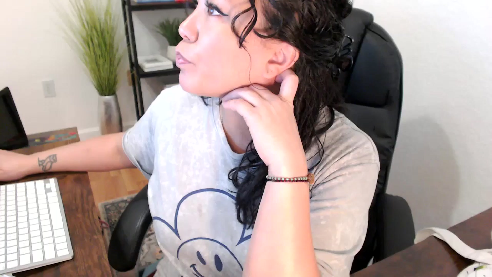 Gallery image thumbnail from MickaylaStar's myfreecams stream on, 01/17/2025, 17:25 image 1 of 20