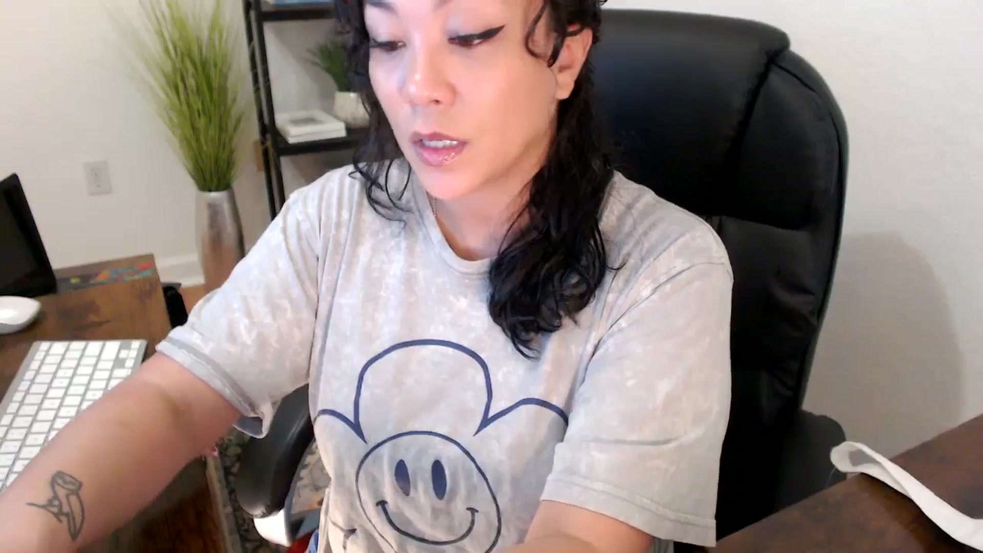 Gallery image thumbnail from MickaylaStar's myfreecams stream on, 01/17/2025, 17:25 image 18 of 20