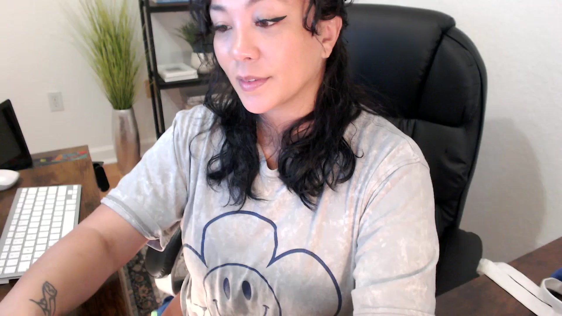 Gallery image thumbnail from MickaylaStar's myfreecams stream on, 01/17/2025, 18:14 image 7 of 20
