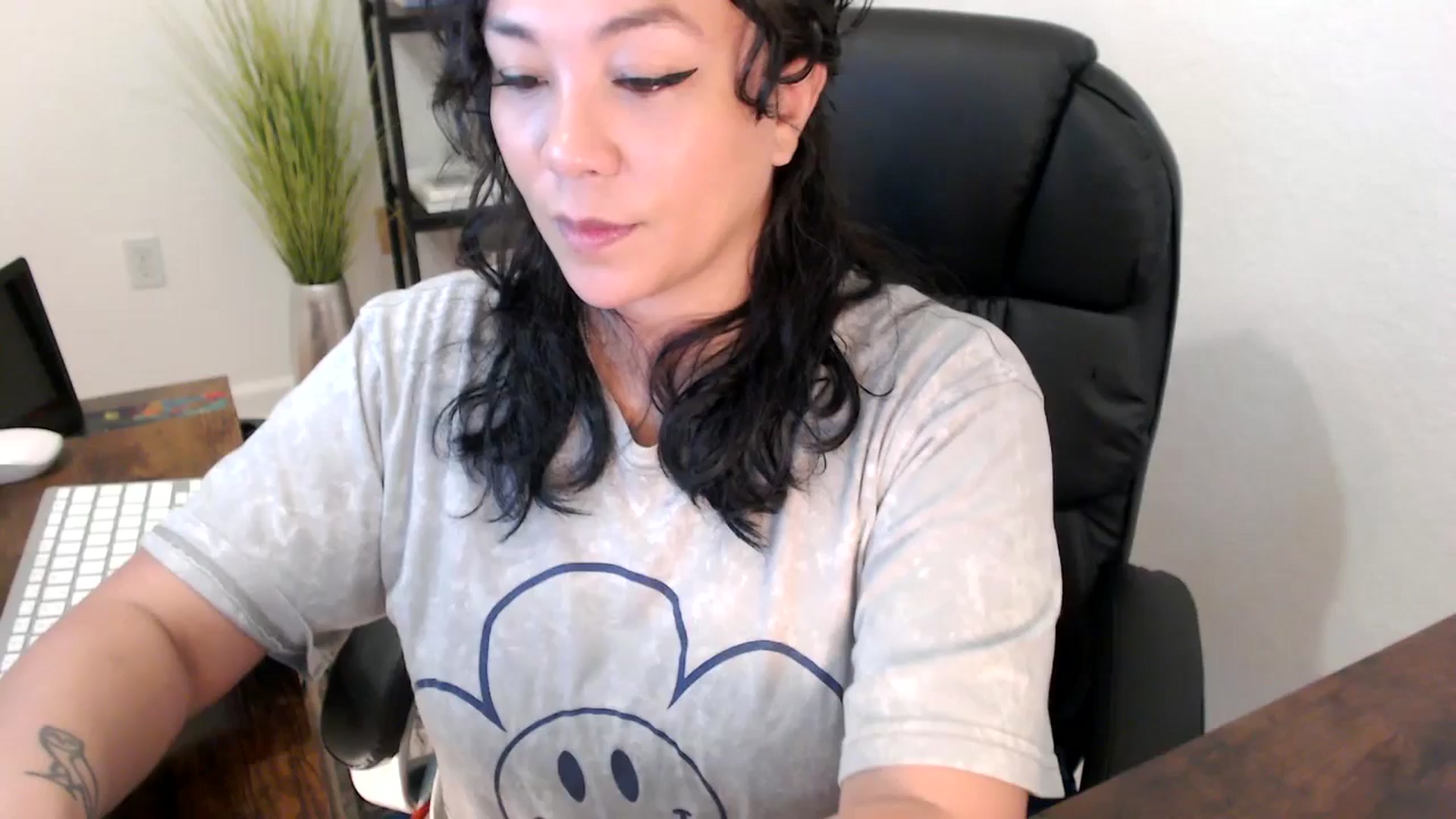 Gallery image thumbnail from MickaylaStar's myfreecams stream on, 01/17/2025, 18:14 image 18 of 20