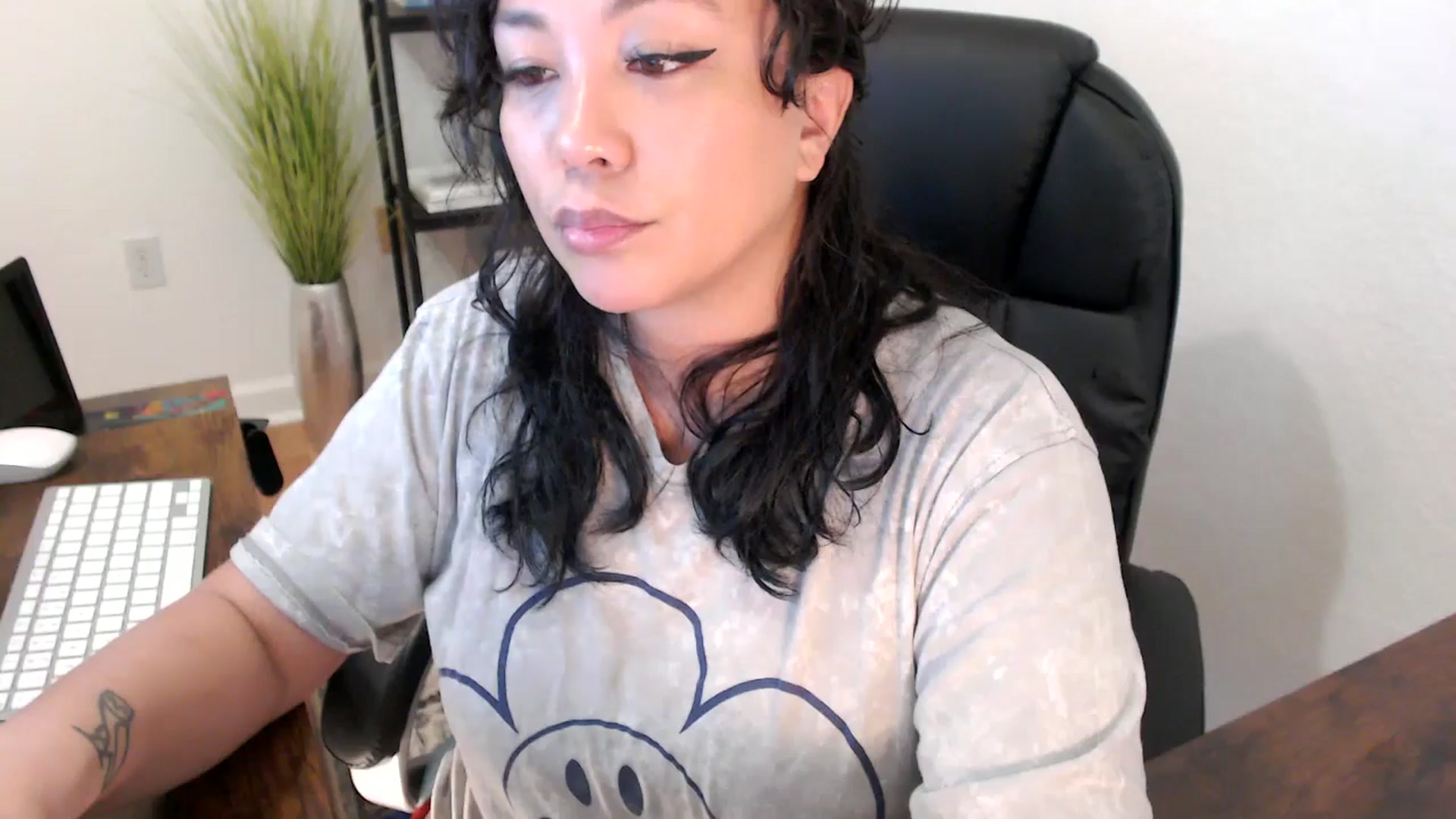 Gallery image thumbnail from MickaylaStar's myfreecams stream on, 01/17/2025, 18:14 image 17 of 20