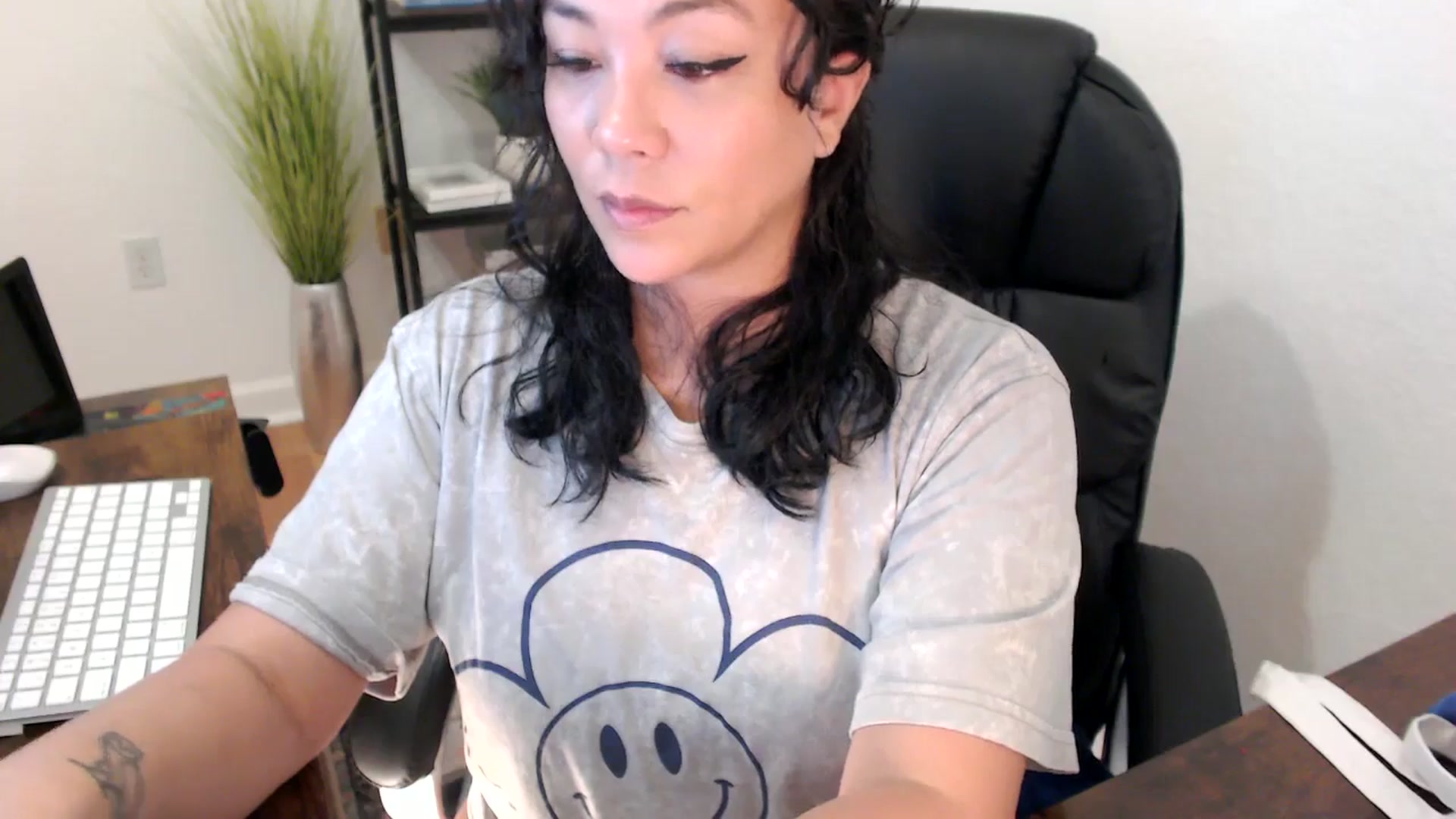 Gallery image thumbnail from MickaylaStar's myfreecams stream on, 01/17/2025, 18:14 image 11 of 20
