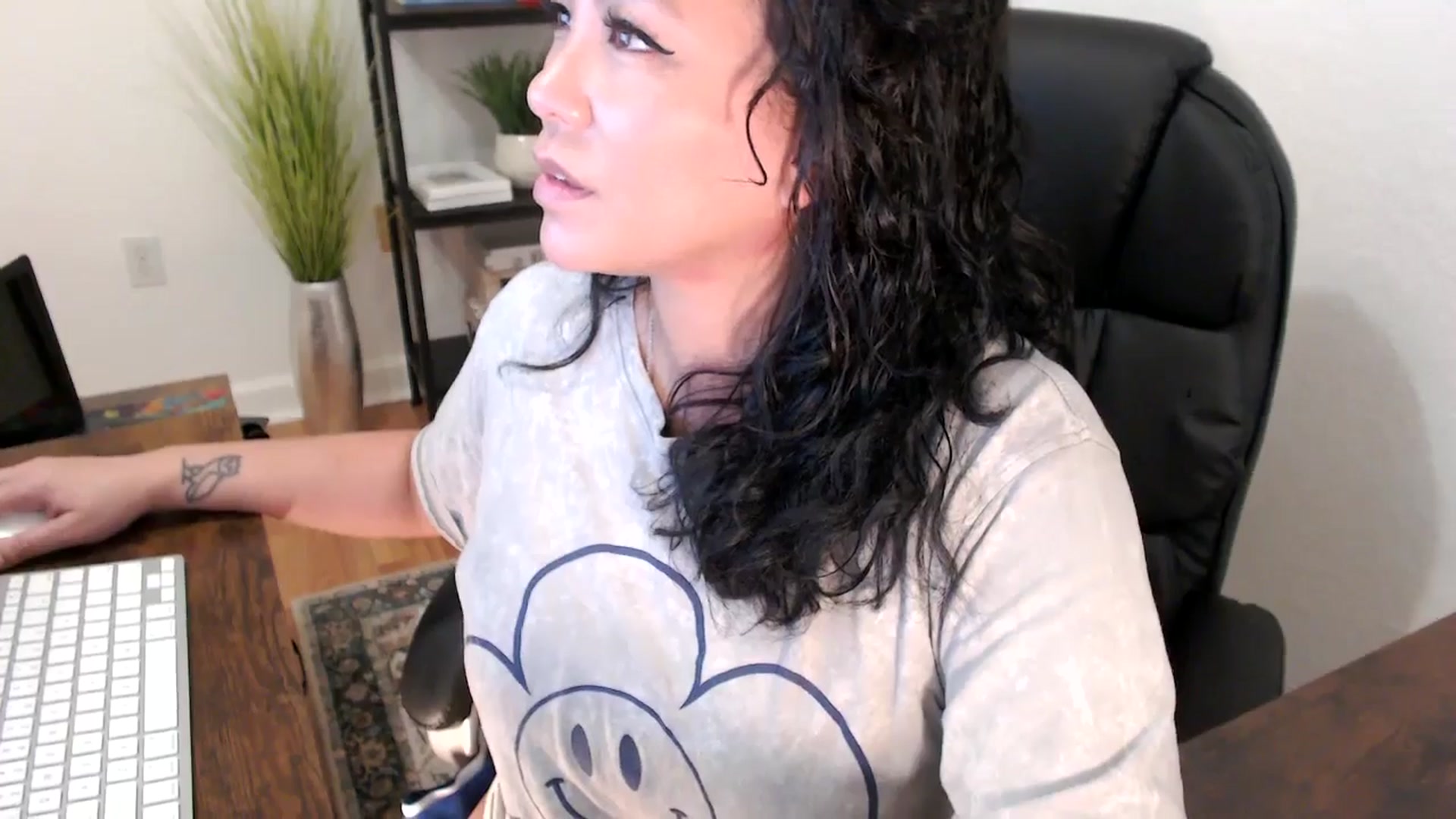 Gallery image thumbnail from MickaylaStar's myfreecams stream on, 01/17/2025, 20:25 image 19 of 20