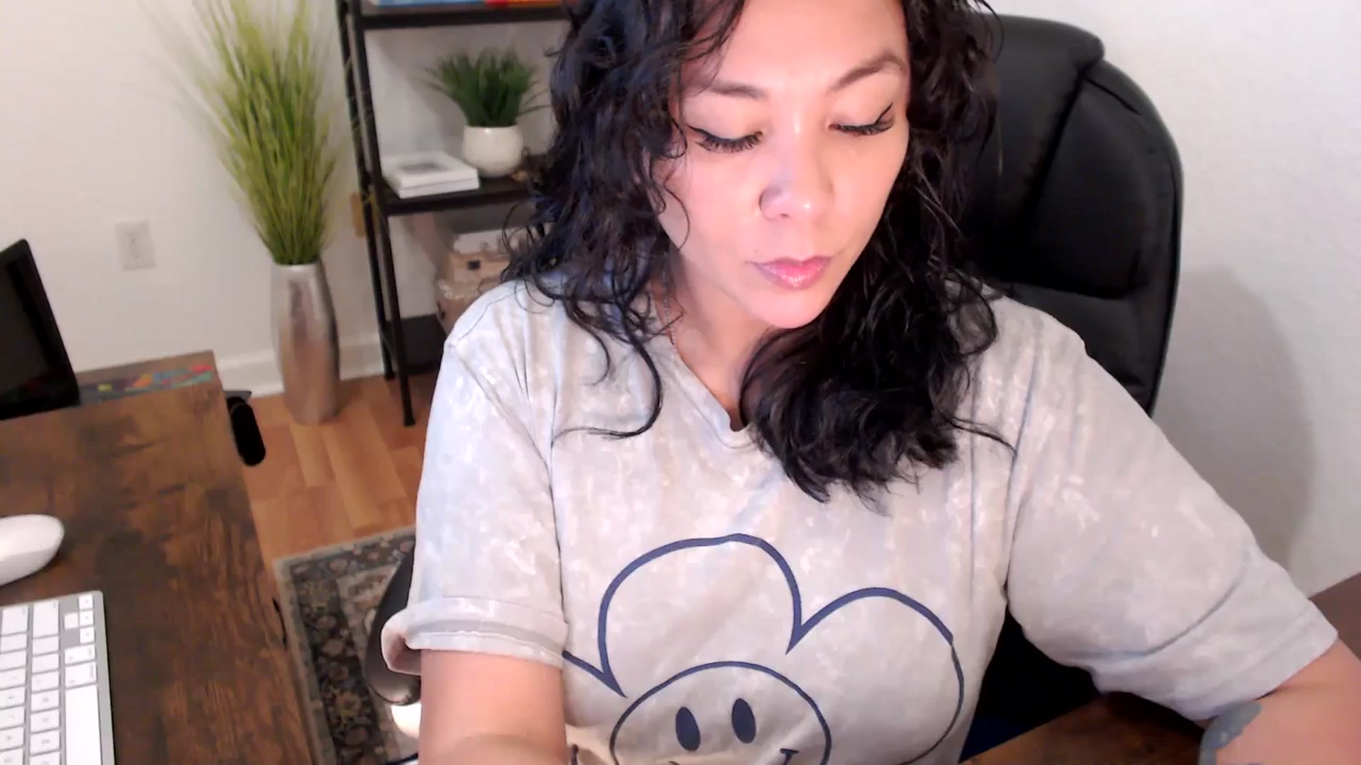 Gallery image thumbnail from MickaylaStar's myfreecams stream on, 01/17/2025, 20:25 image 8 of 20