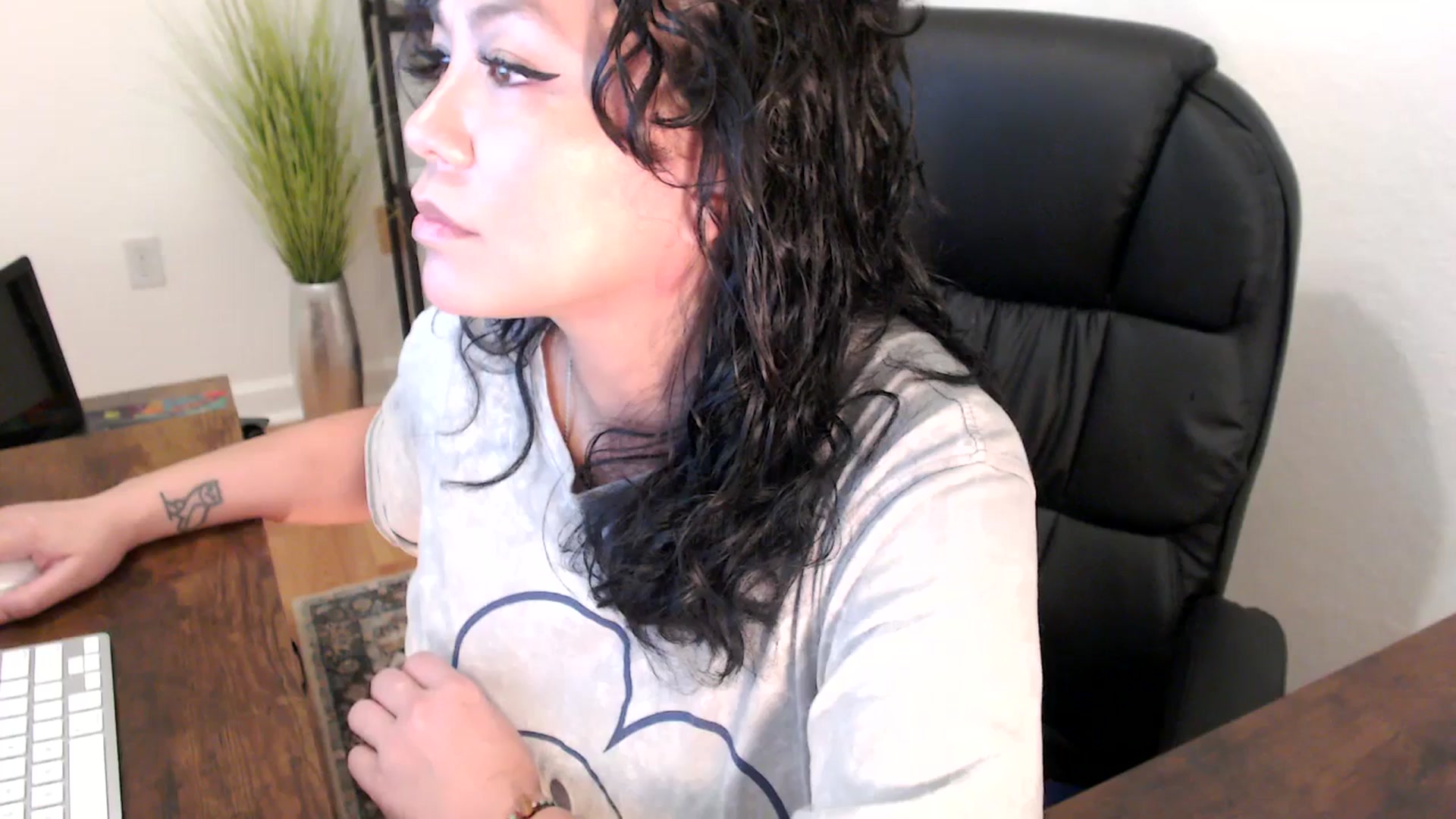 Gallery image thumbnail from MickaylaStar's myfreecams stream on, 01/17/2025, 20:25 image 12 of 20