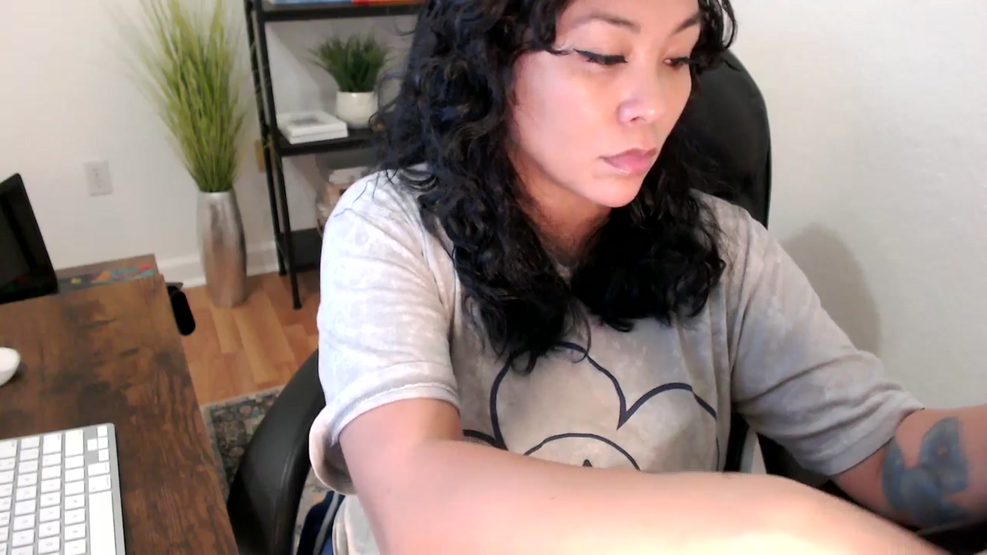 Gallery image thumbnail from MickaylaStar's myfreecams stream on, 01/17/2025, 21:38 image 15 of 20