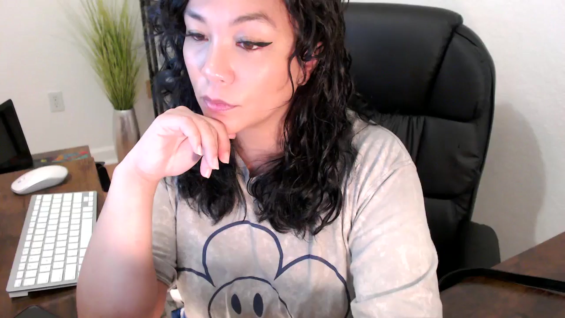 Gallery image thumbnail from MickaylaStar's myfreecams stream on, 01/17/2025, 21:38 image 2 of 20