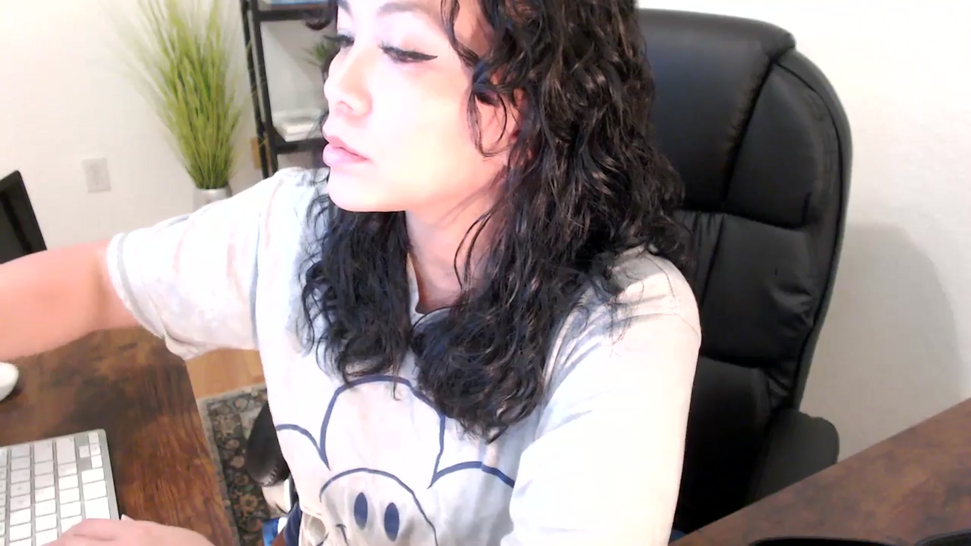 Gallery image thumbnail from MickaylaStar's myfreecams stream on, 01/17/2025, 21:38 image 19 of 20