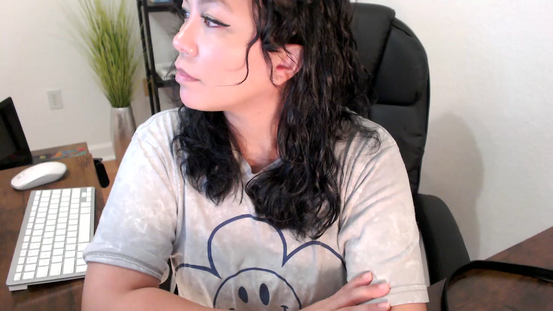 Gallery image thumbnail from MickaylaStar's myfreecams stream on, 01/17/2025, 21:38 image 5 of 20