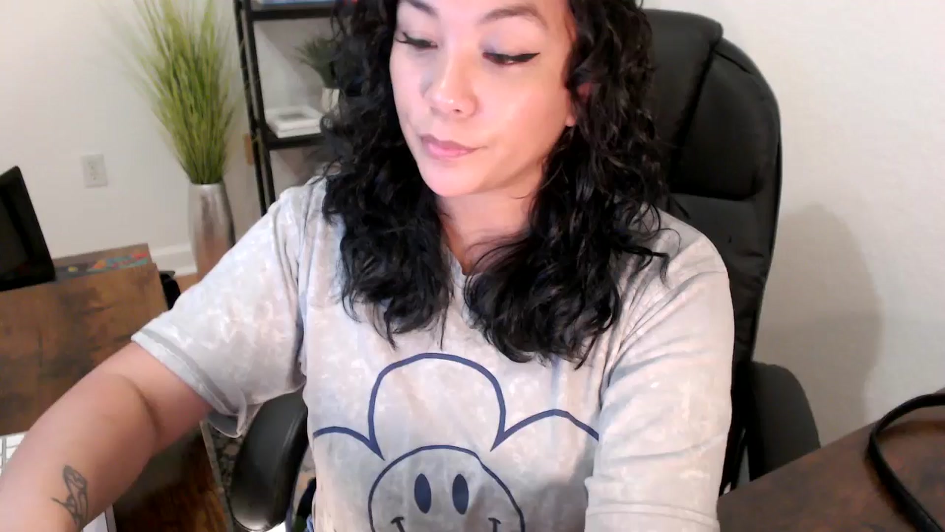 Gallery image thumbnail from MickaylaStar's myfreecams stream on, 01/17/2025, 21:55 image 8 of 20