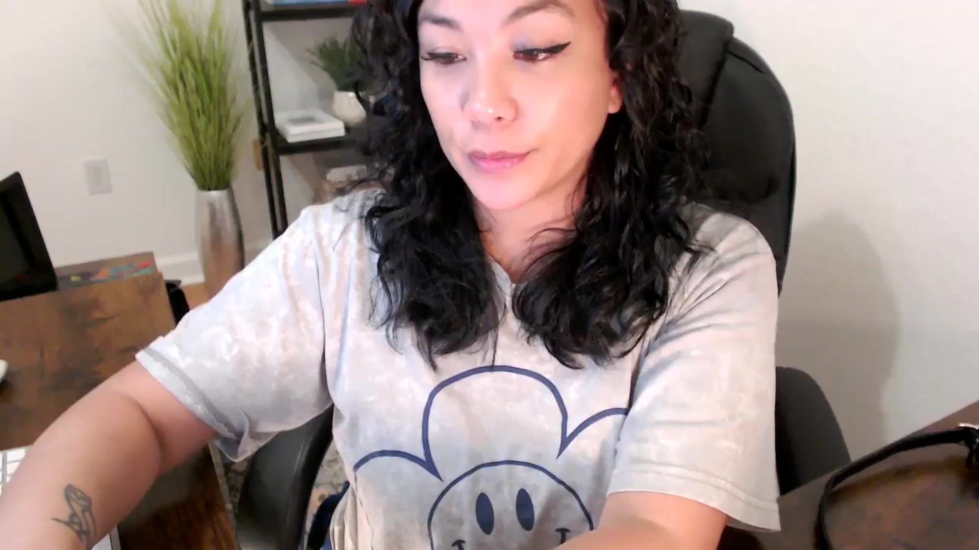 Gallery image thumbnail from MickaylaStar's myfreecams stream on, 01/17/2025, 21:55 image 2 of 20
