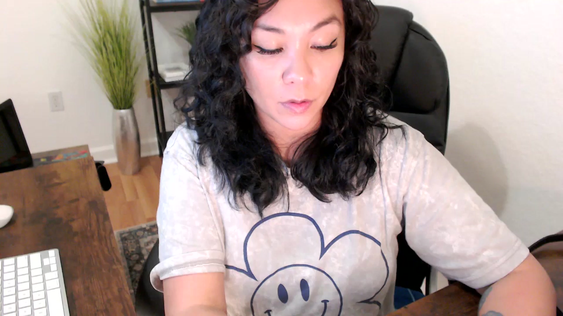 Gallery image thumbnail from MickaylaStar's myfreecams stream on, 01/17/2025, 21:55 image 10 of 20