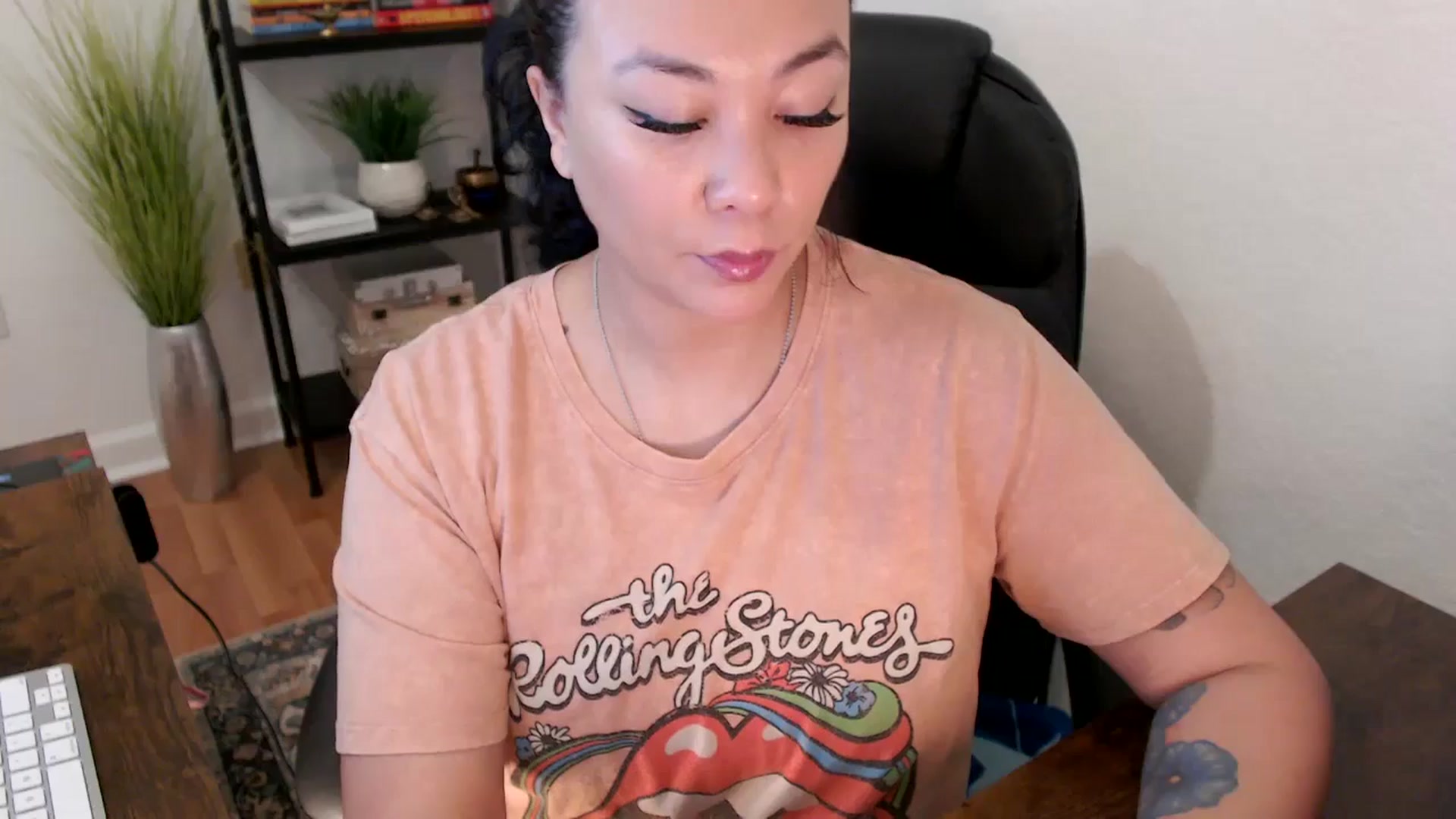 Gallery image thumbnail from MickaylaStar's myfreecams stream on, 01/21/2025, 17:21 image 16 of 20