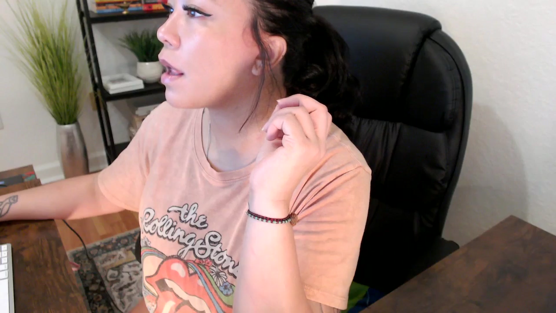 Gallery image thumbnail from MickaylaStar's myfreecams stream on, 01/21/2025, 17:21 image 12 of 20