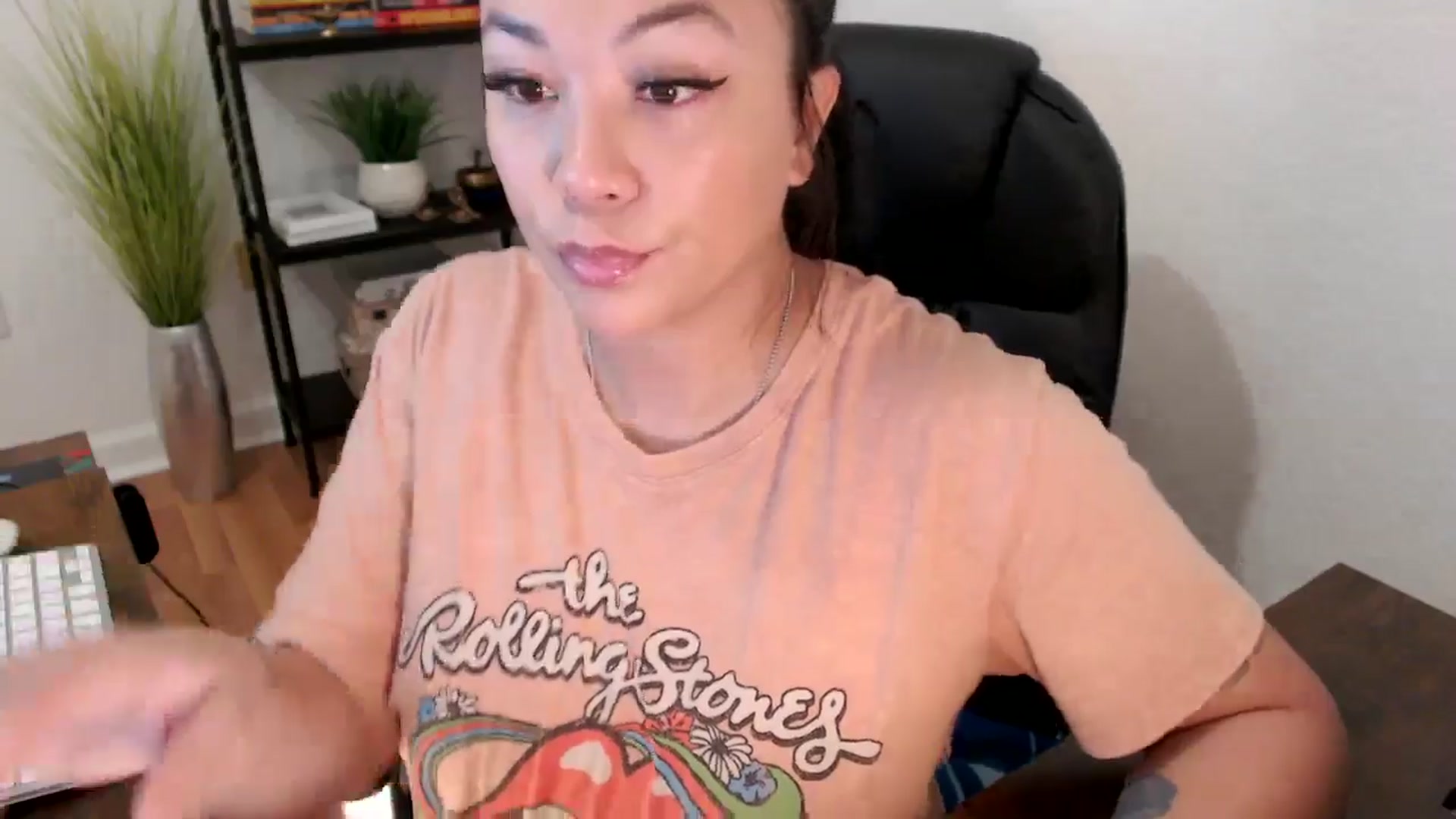 Gallery image thumbnail from MickaylaStar's myfreecams stream on, 01/21/2025, 17:21 image 2 of 20