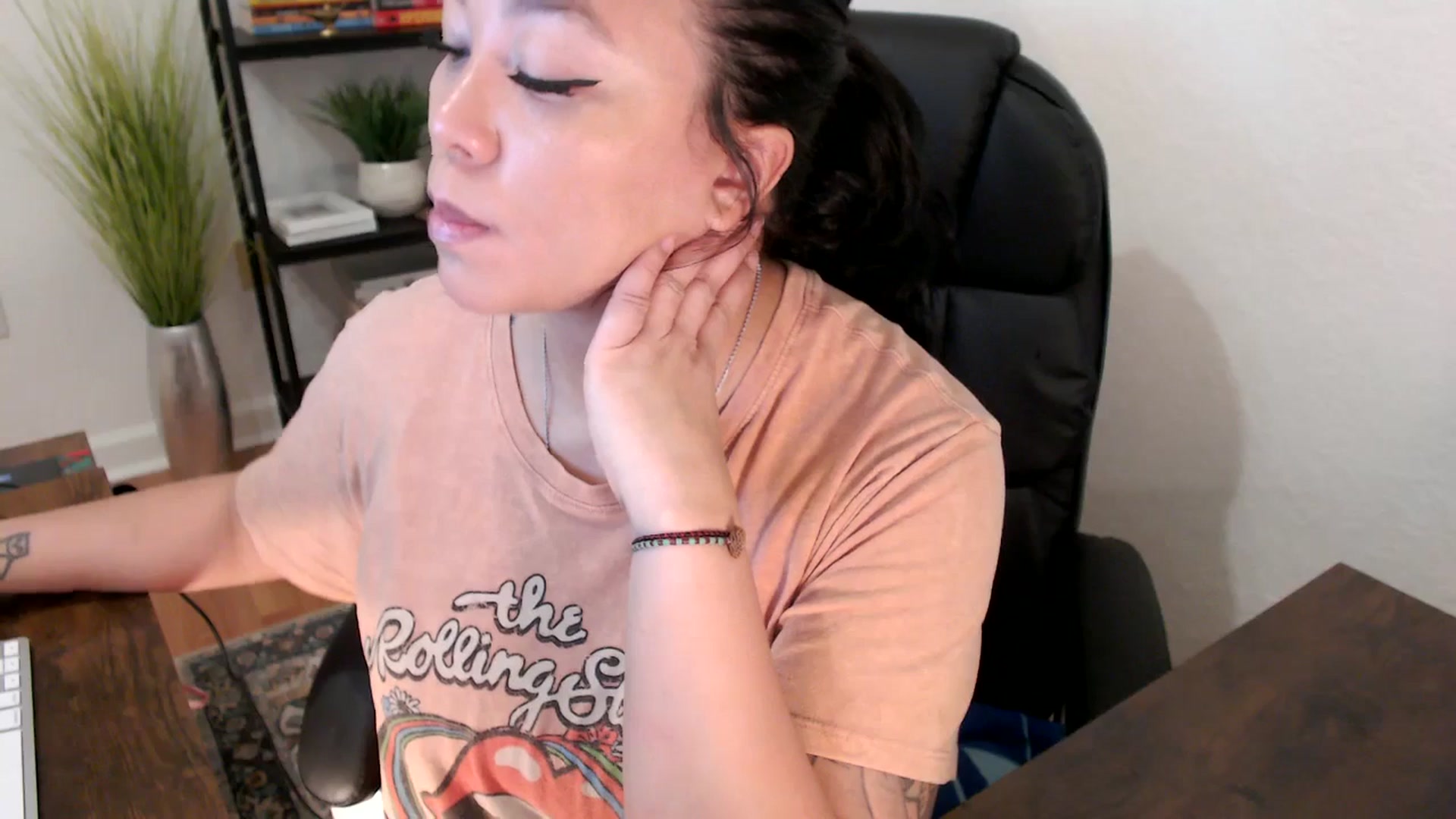 Gallery image thumbnail from MickaylaStar's myfreecams stream on, 01/21/2025, 17:21 image 13 of 20