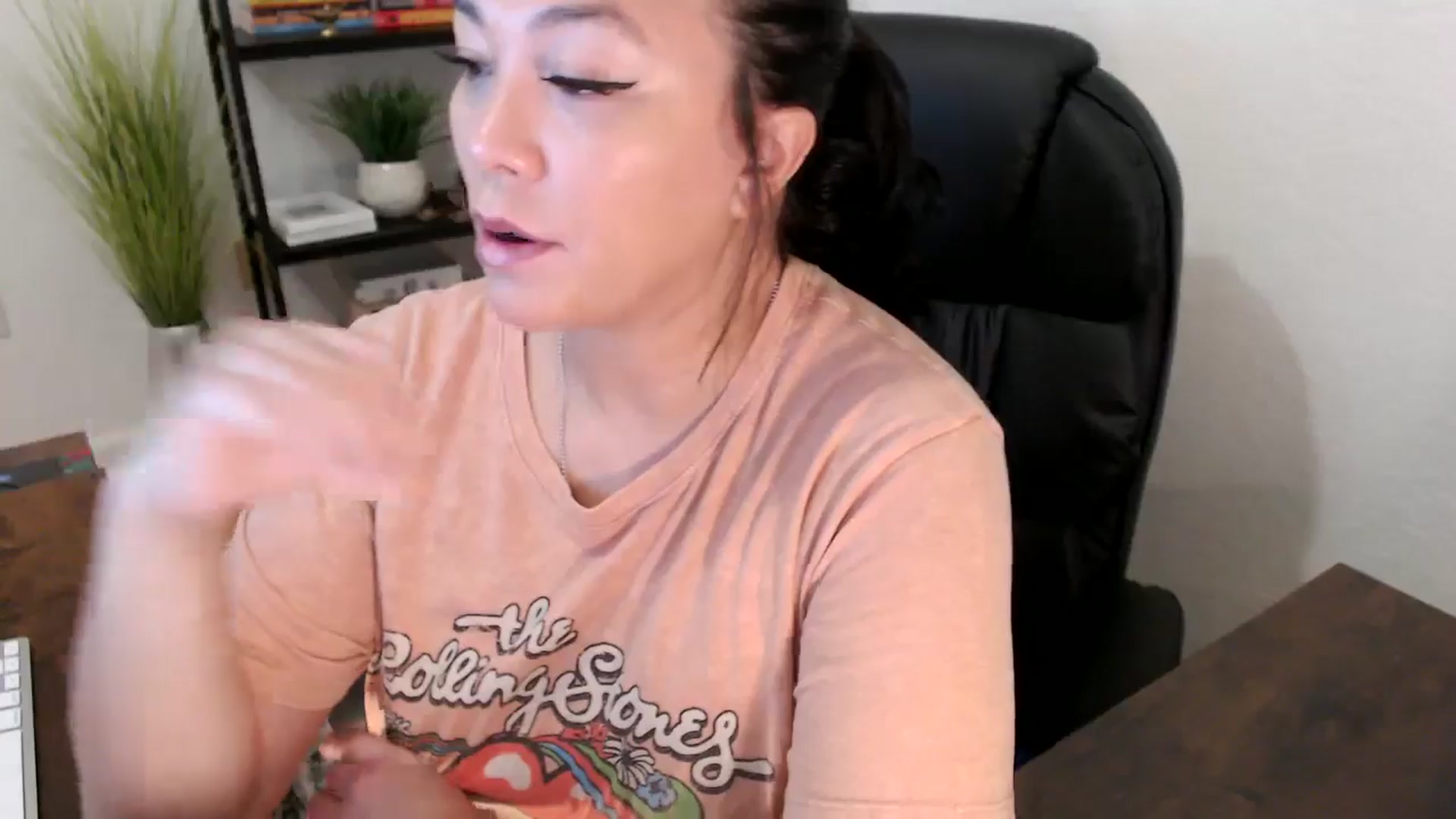 Gallery image thumbnail from MickaylaStar's myfreecams stream on, 01/21/2025, 17:21 image 9 of 20