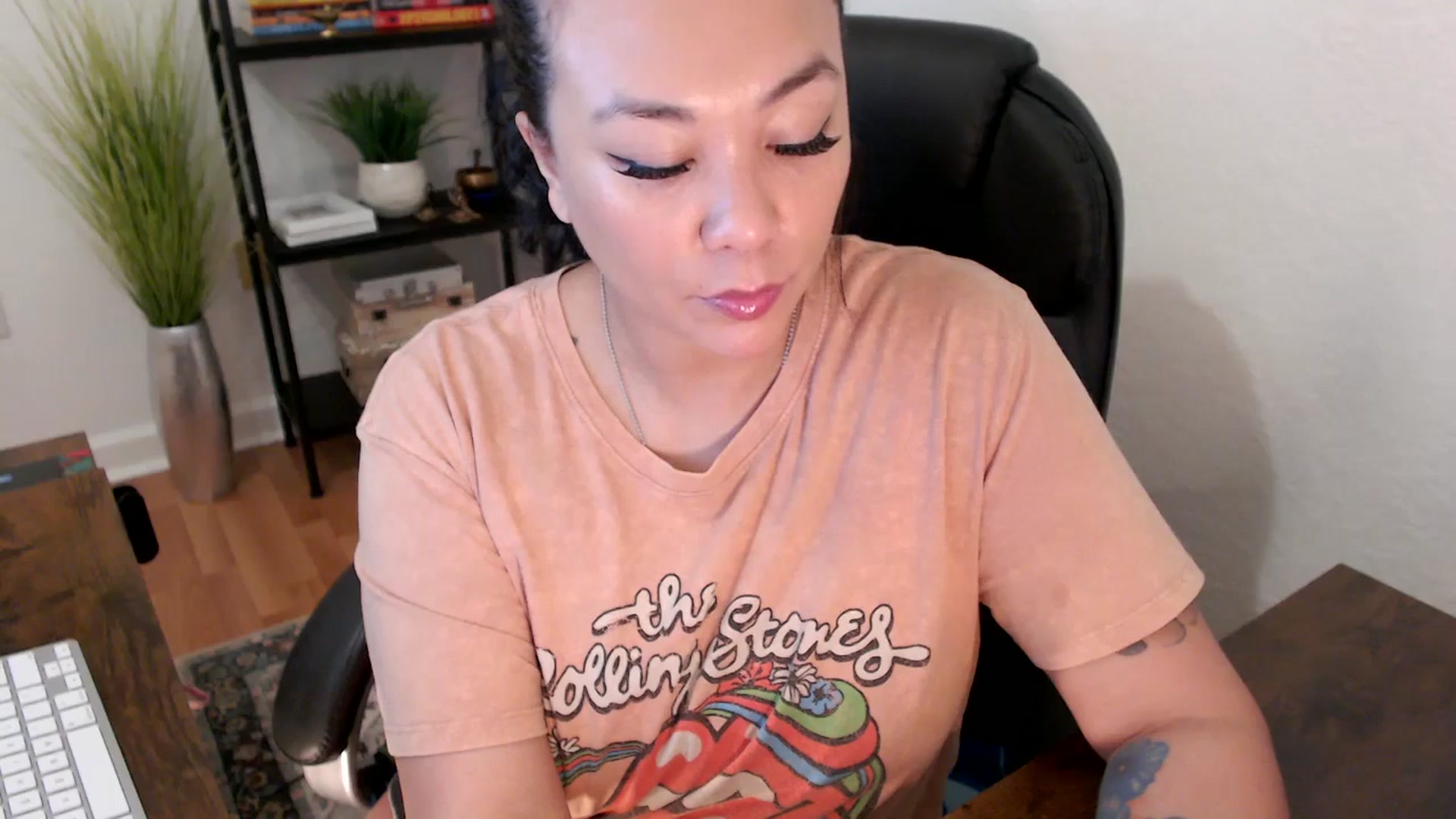 Gallery image thumbnail from MickaylaStar's myfreecams stream on, 01/21/2025, 18:01 image 4 of 20