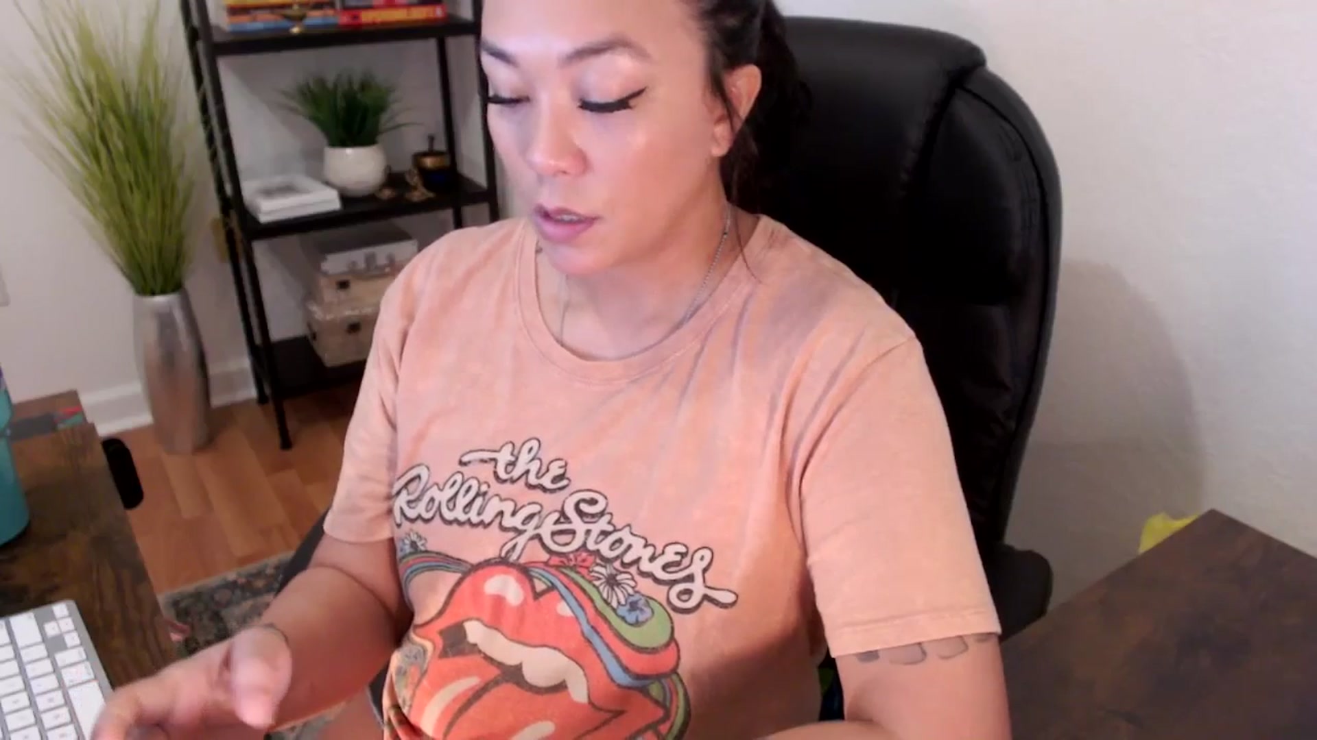 Gallery image thumbnail from MickaylaStar's myfreecams stream on, 01/21/2025, 18:01 image 17 of 20