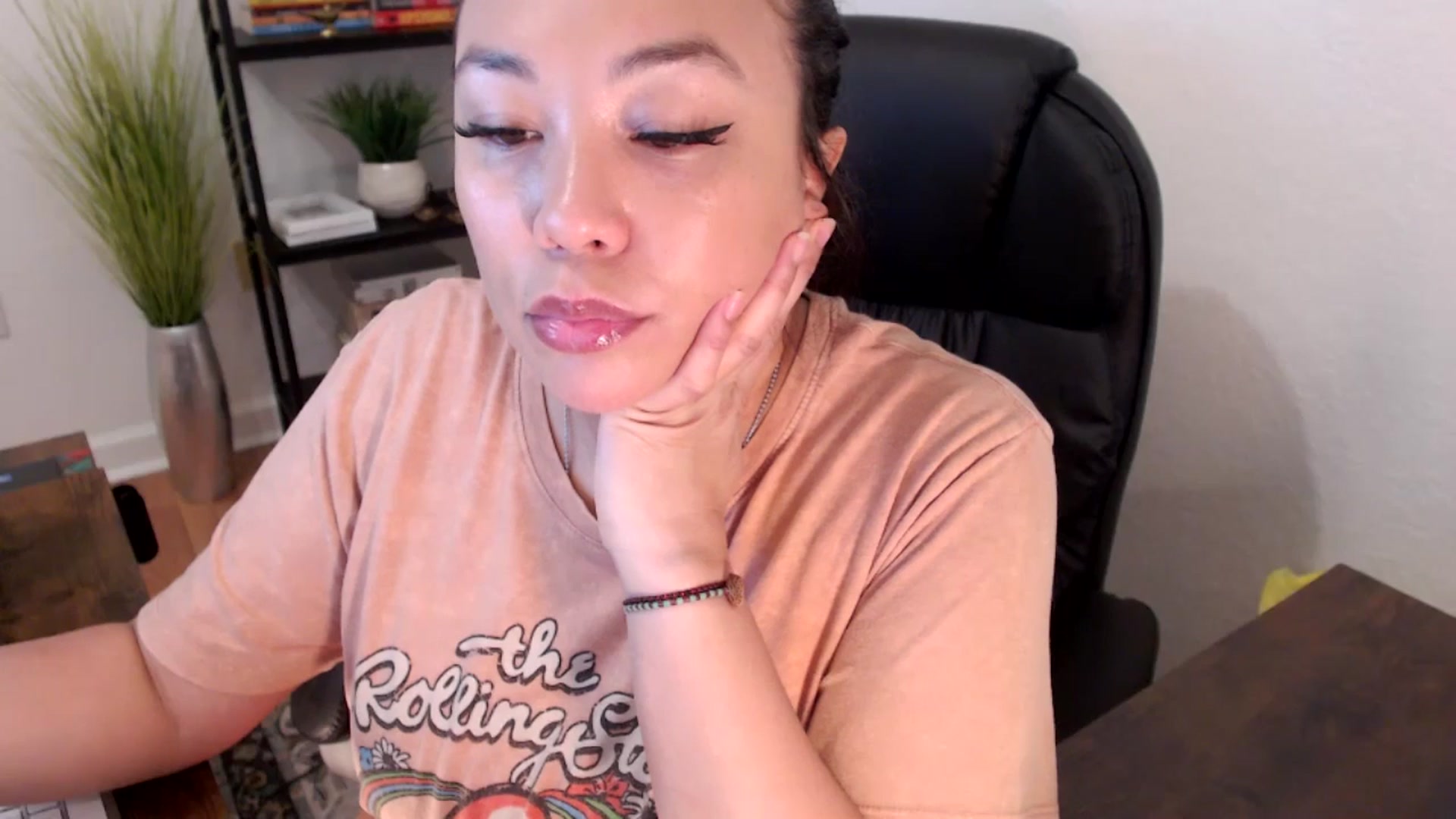 Gallery image thumbnail from MickaylaStar's myfreecams stream on, 01/21/2025, 18:01 image 18 of 20