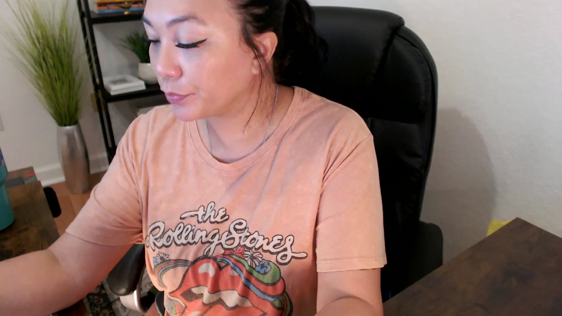 Gallery image thumbnail from MickaylaStar's myfreecams stream on, 01/21/2025, 18:01 image 12 of 20