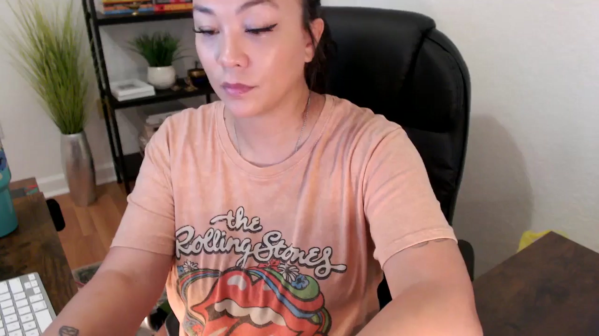 Gallery image thumbnail from MickaylaStar's myfreecams stream on, 01/21/2025, 18:01 image 10 of 20