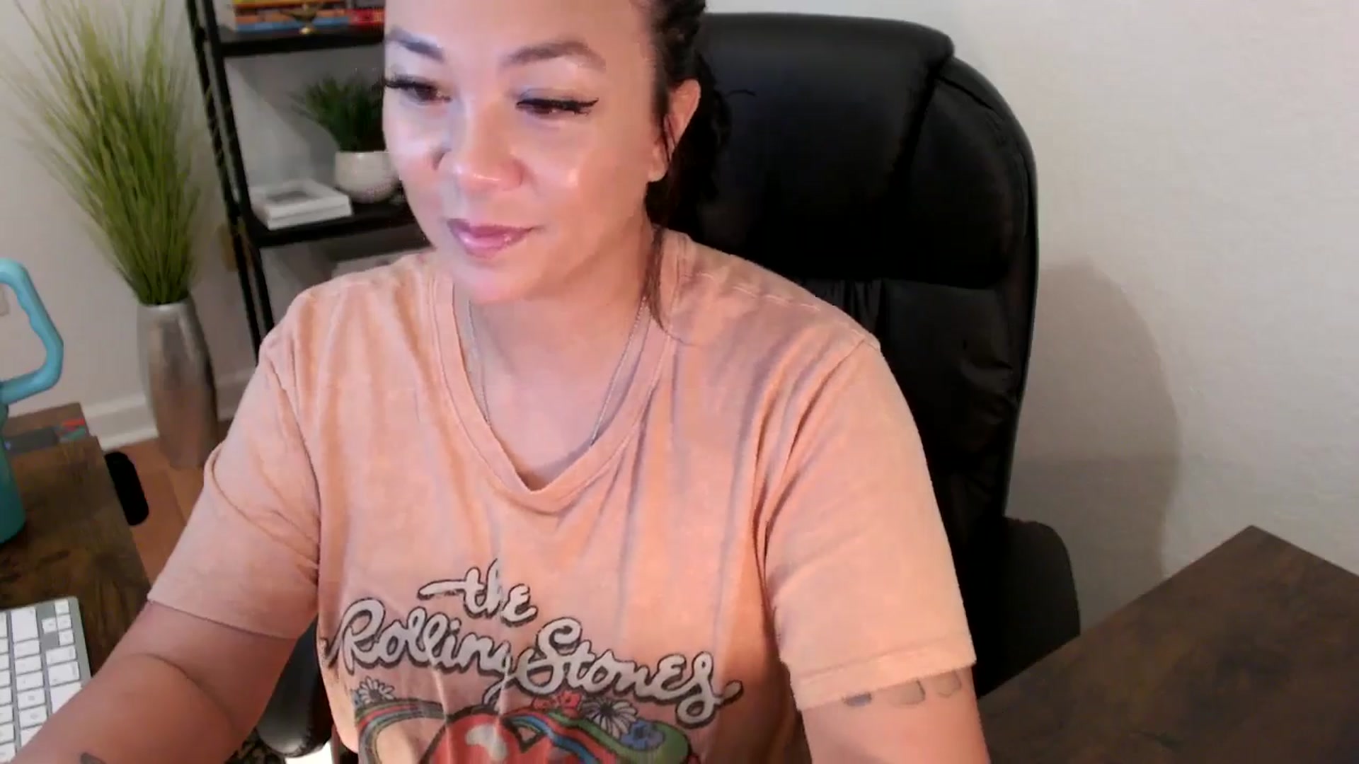 Gallery image thumbnail from MickaylaStar's myfreecams stream on, 01/21/2025, 20:02 image 8 of 20