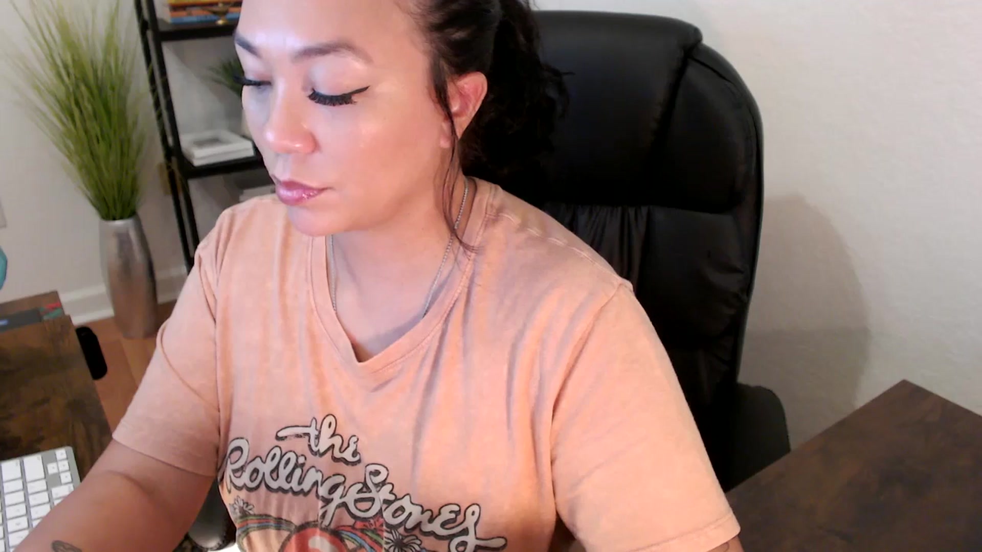 Gallery image thumbnail from MickaylaStar's myfreecams stream on, 01/21/2025, 20:02 image 17 of 20