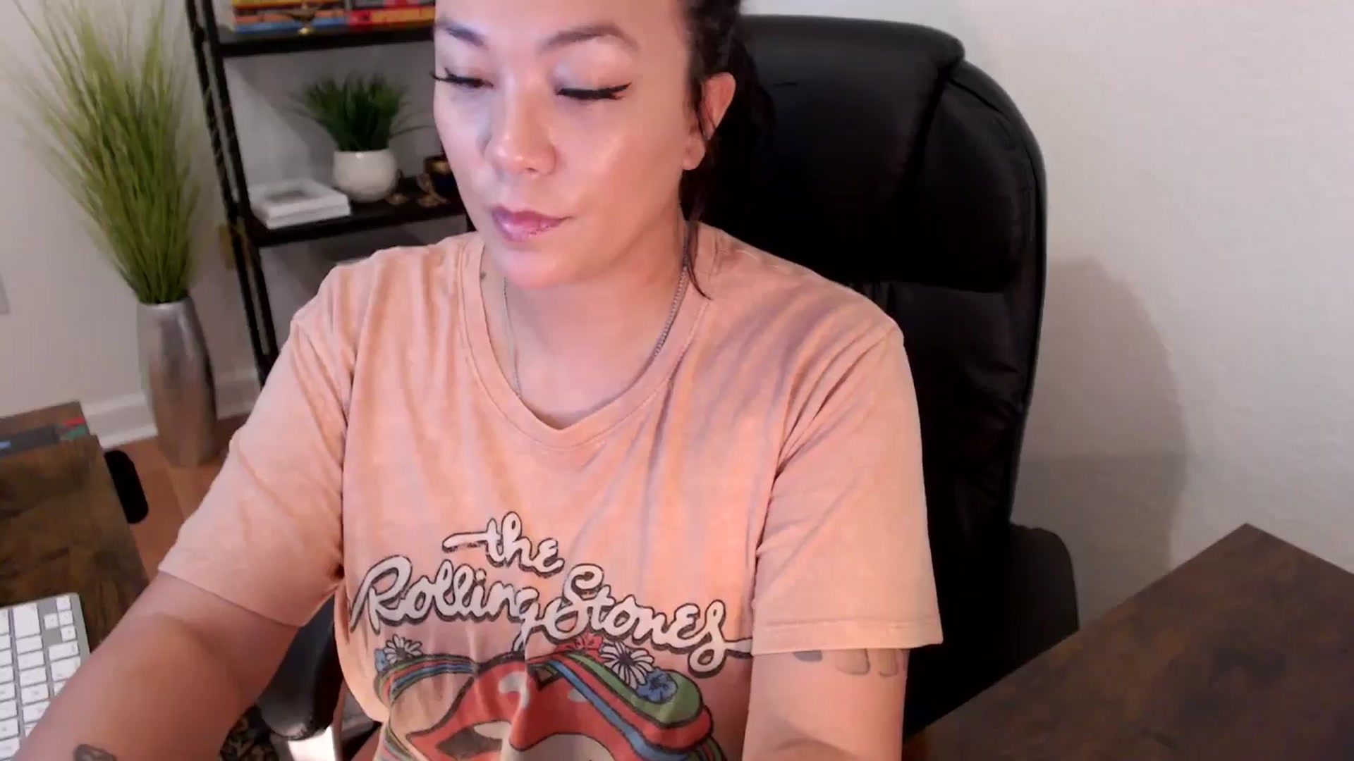 Gallery image thumbnail from MickaylaStar's myfreecams stream on, 01/21/2025, 20:02 image 2 of 20