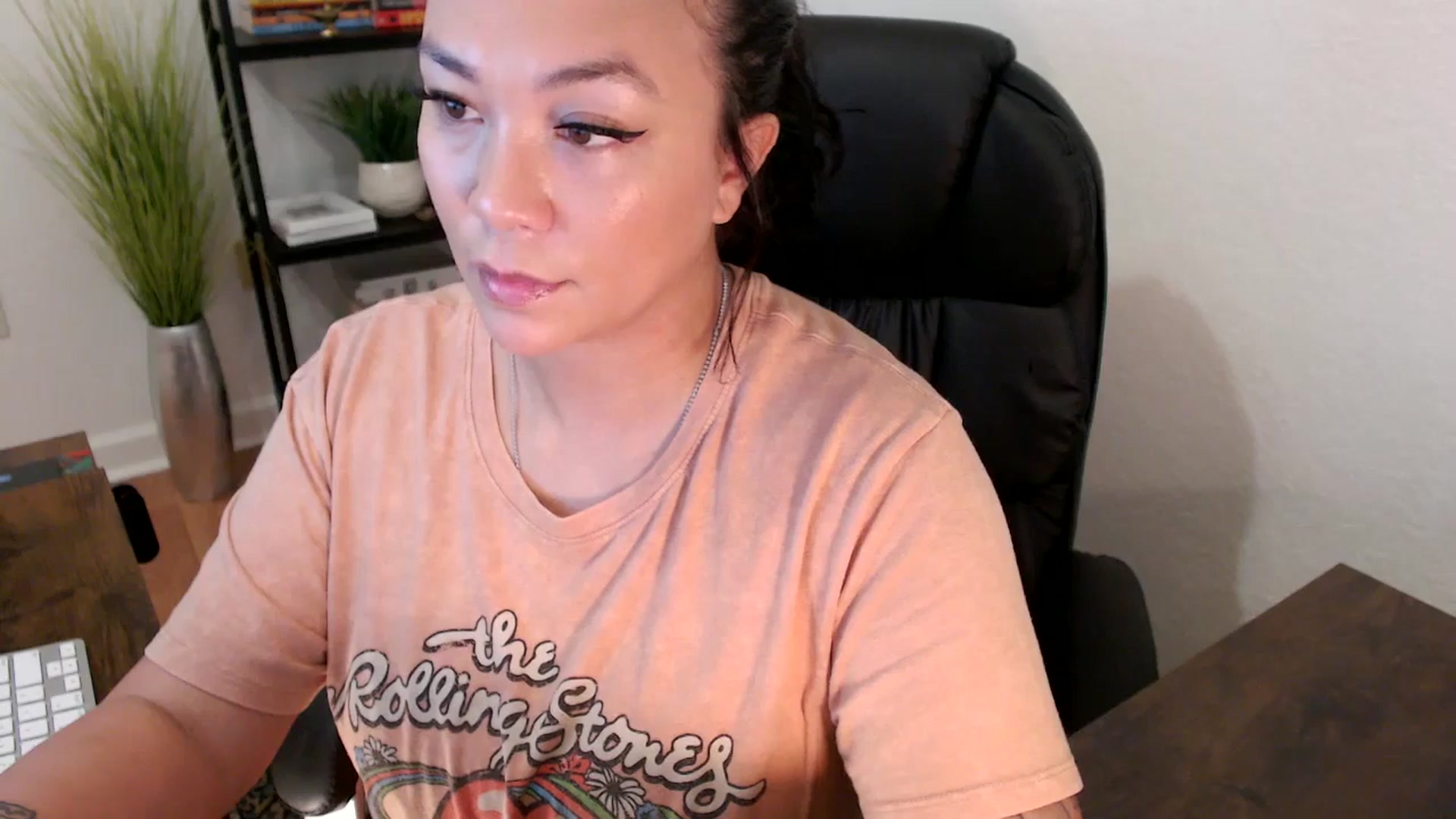Gallery image thumbnail from MickaylaStar's myfreecams stream on, 01/21/2025, 20:02 image 4 of 20