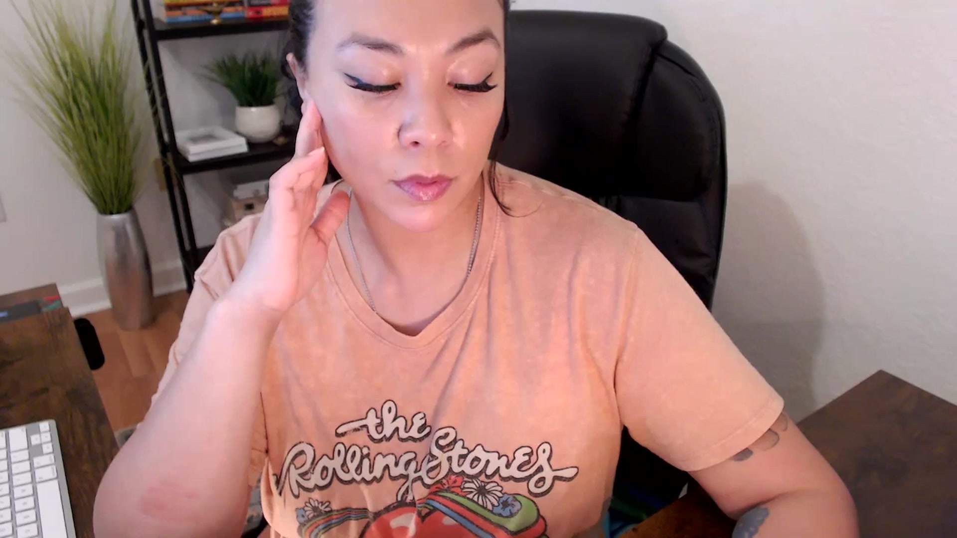 Gallery image thumbnail from MickaylaStar's myfreecams stream on, 01/21/2025, 20:02 image 5 of 20