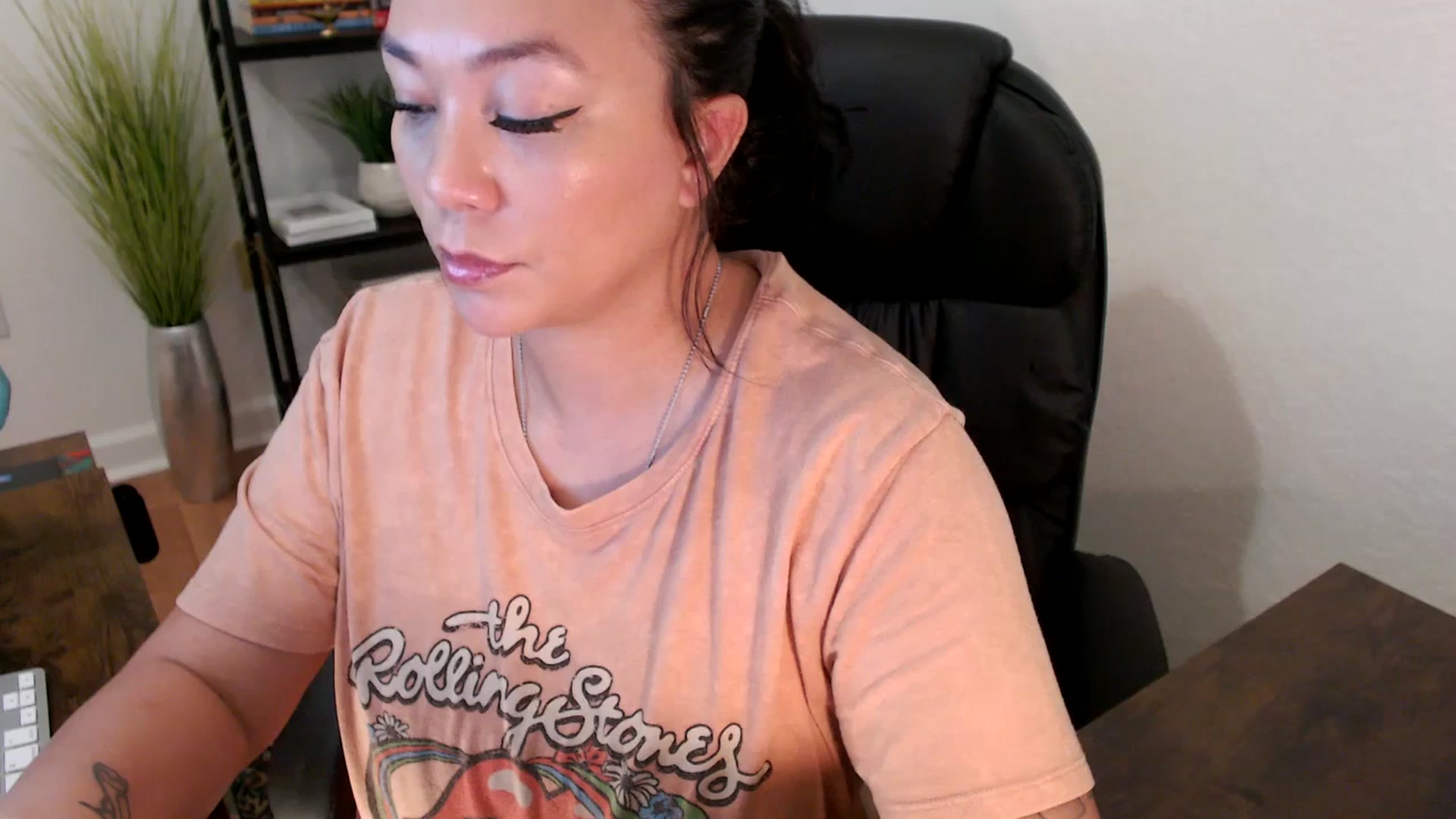 Gallery image thumbnail from MickaylaStar's myfreecams stream on, 01/21/2025, 20:02 image 15 of 20
