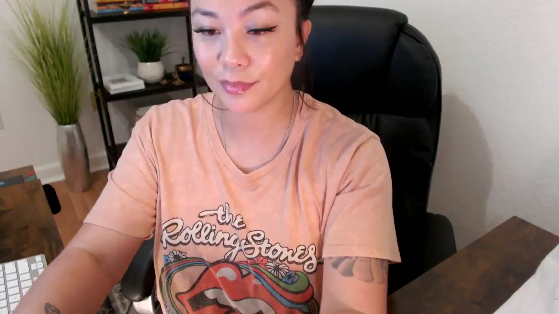 Gallery image thumbnail from MickaylaStar's myfreecams stream on, 01/21/2025, 21:18 image 11 of 20