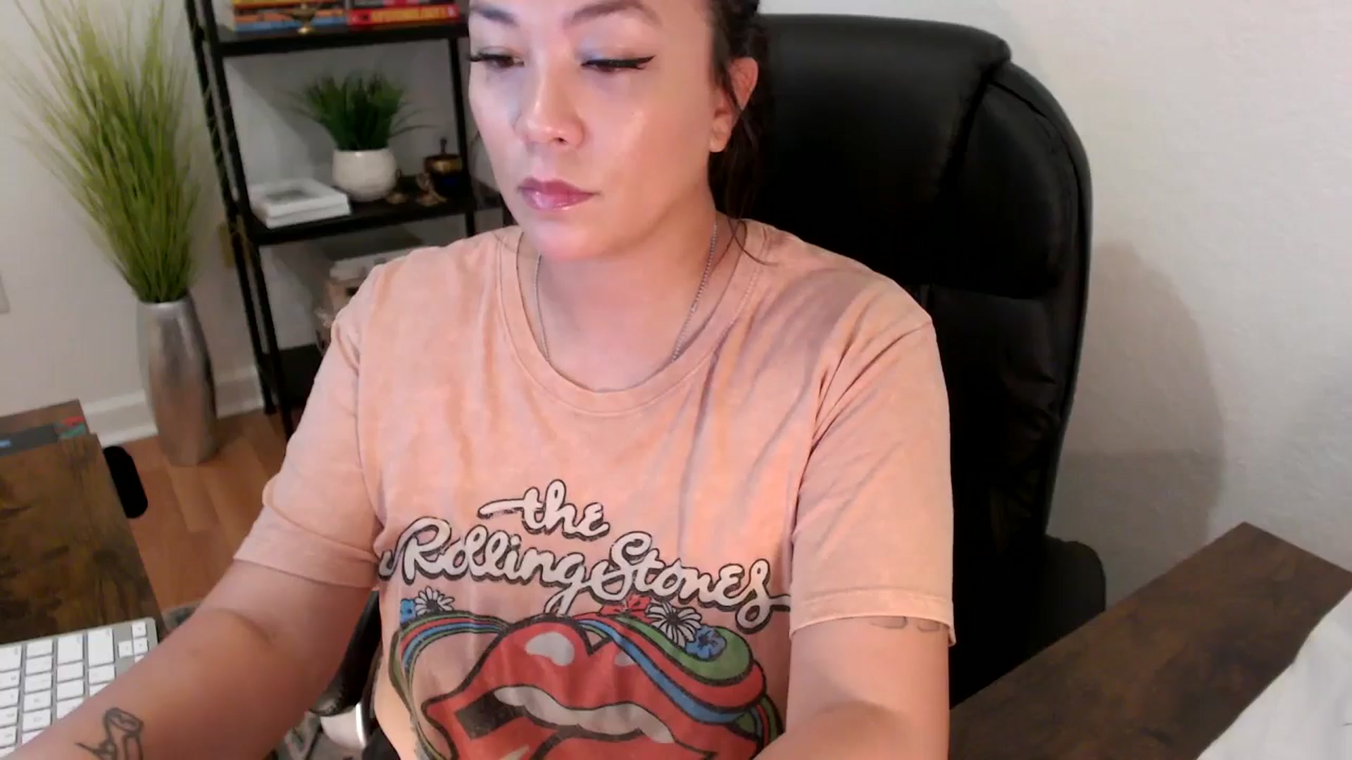 Gallery image thumbnail from MickaylaStar's myfreecams stream on, 01/21/2025, 21:18 image 6 of 20