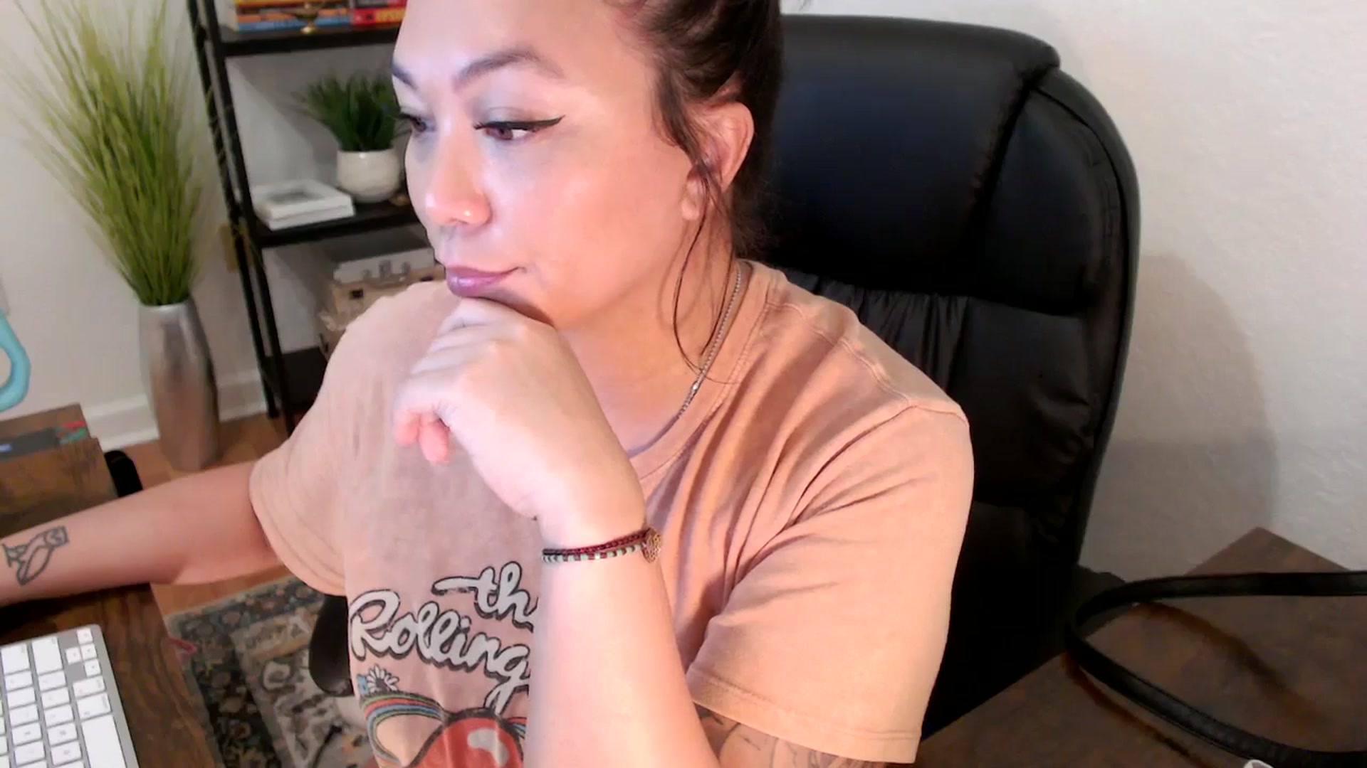 Gallery image thumbnail from MickaylaStar's myfreecams stream on, 01/21/2025, 21:18 image 19 of 20