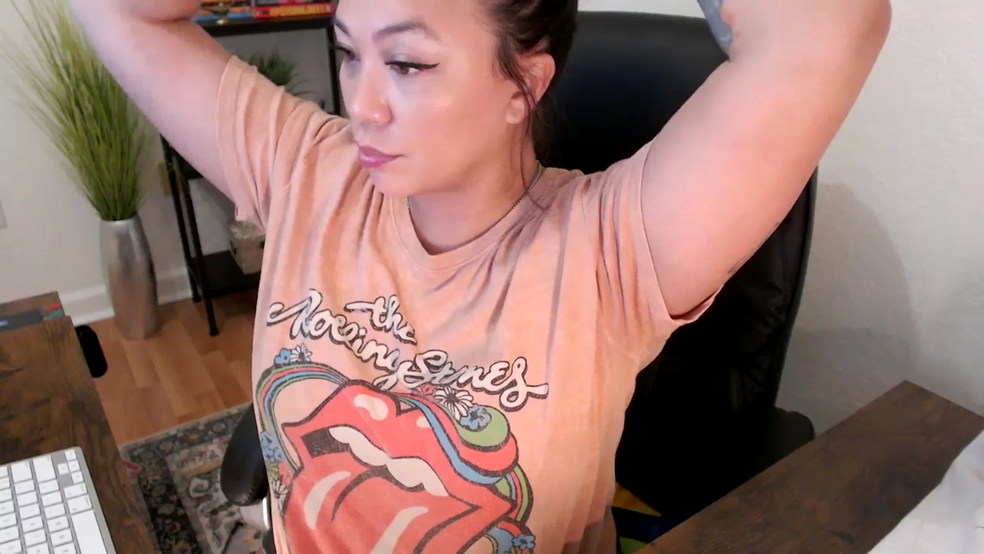 Gallery image thumbnail from MickaylaStar's myfreecams stream on, 01/21/2025, 21:18 image 8 of 20
