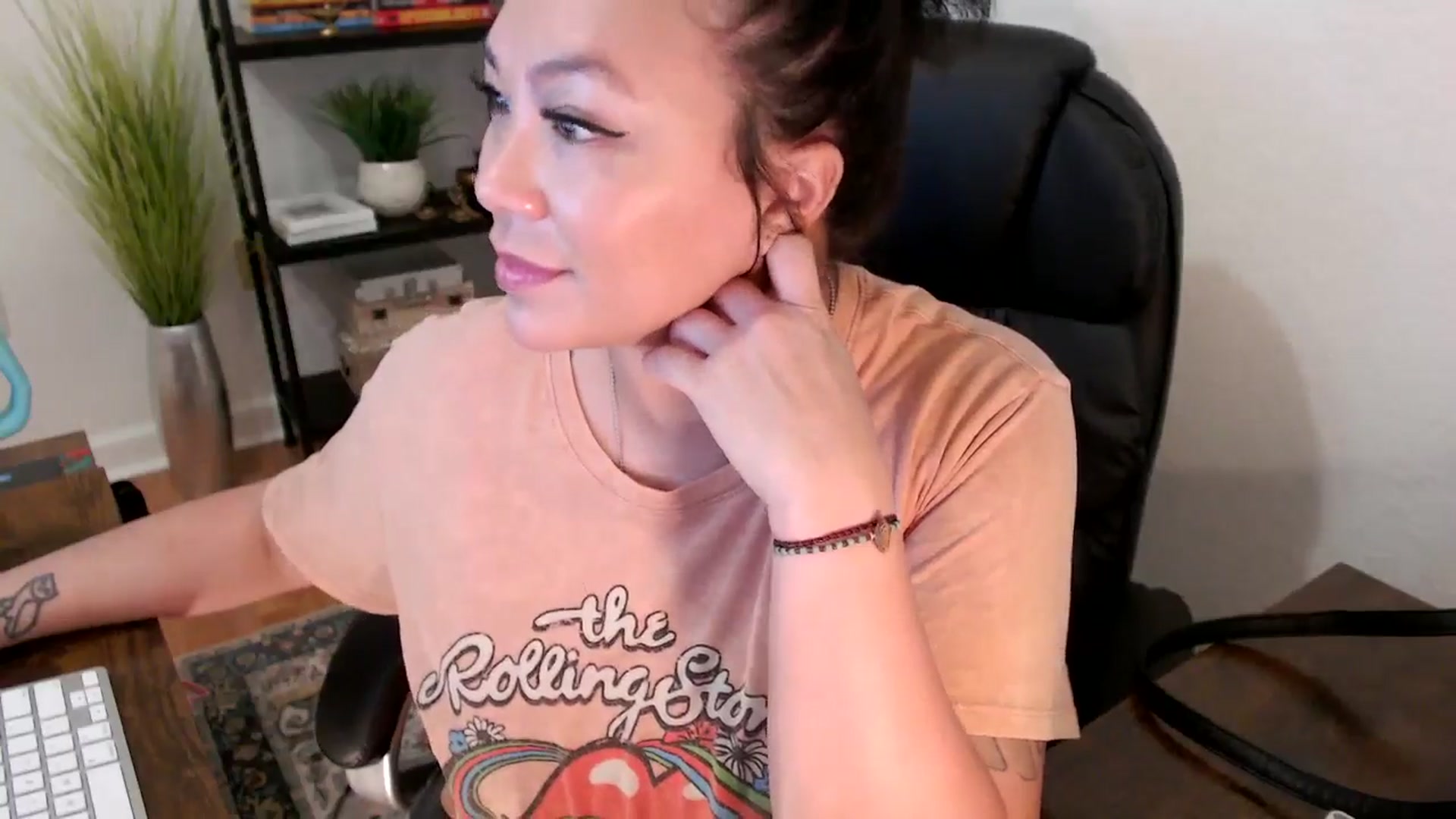 Gallery image thumbnail from MickaylaStar's myfreecams stream on, 01/21/2025, 21:18 image 18 of 20