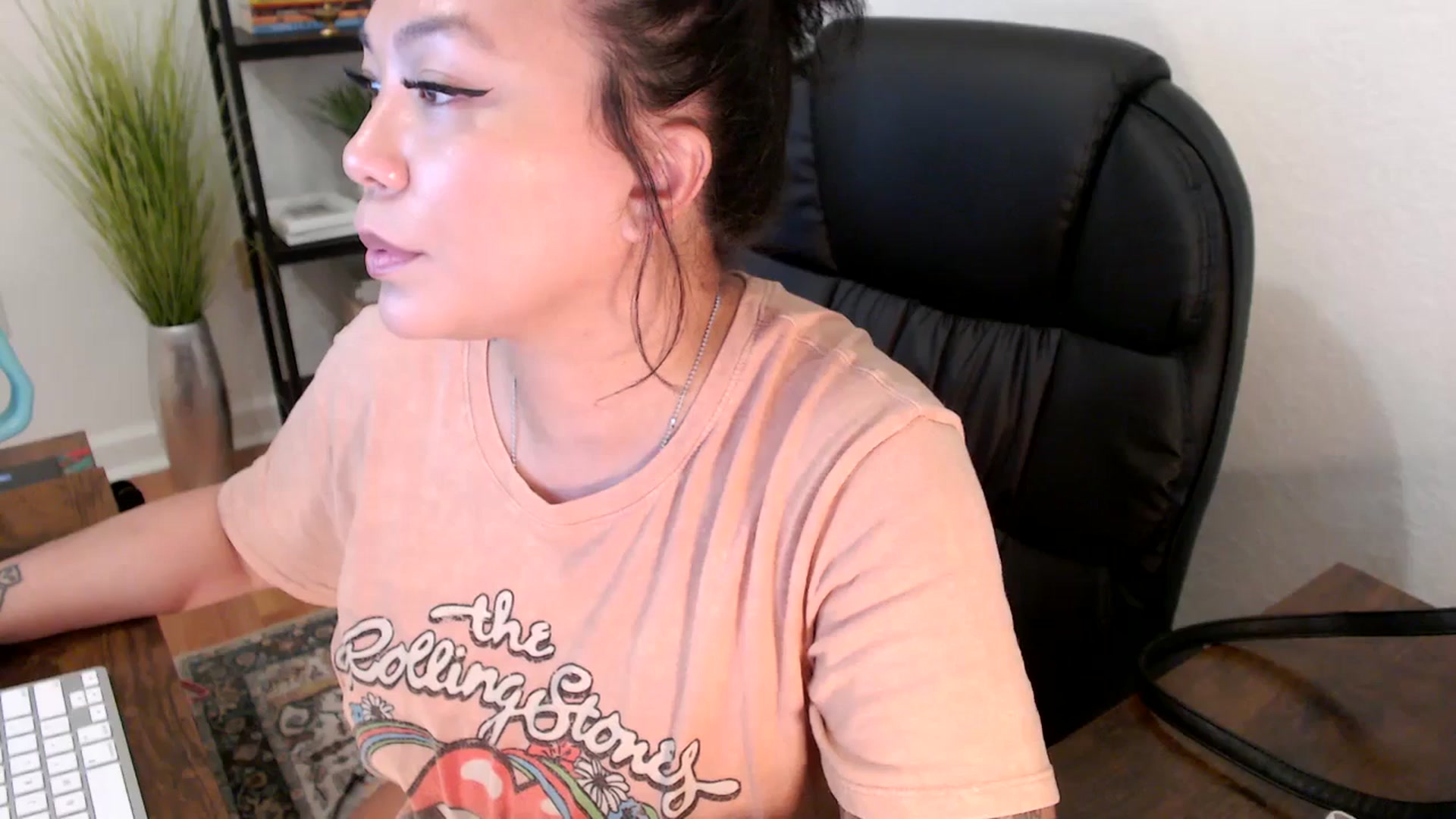 Gallery image thumbnail from MickaylaStar's myfreecams stream on, 01/21/2025, 21:18 image 15 of 20