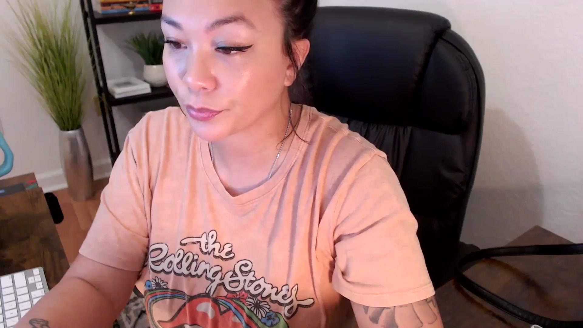 Gallery image thumbnail from MickaylaStar's myfreecams stream on, 01/21/2025, 21:18 image 14 of 20