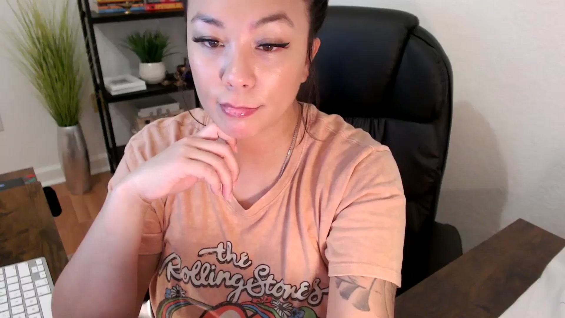 Gallery image thumbnail from MickaylaStar's myfreecams stream on, 01/21/2025, 21:18 image 9 of 20